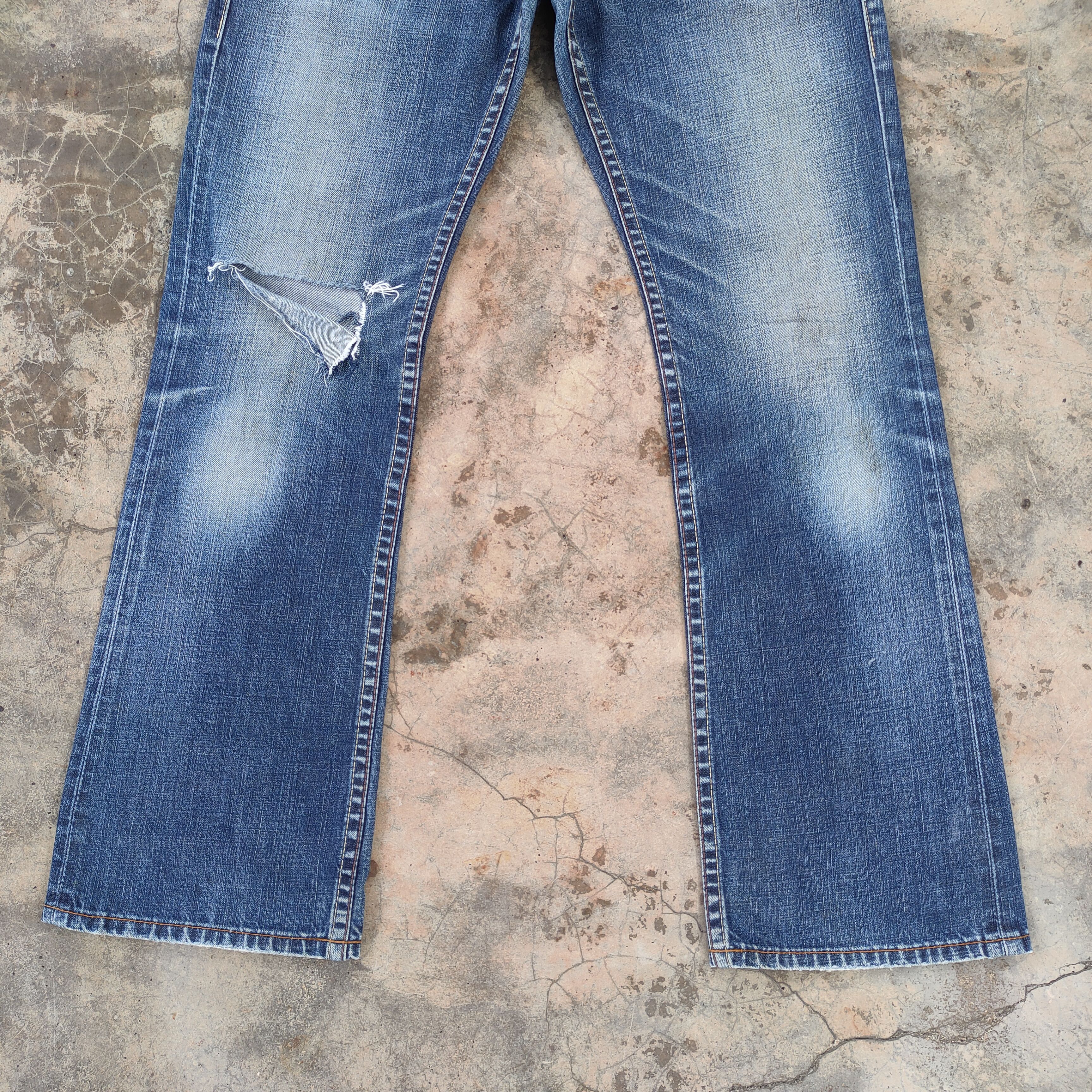 Levi's Vintage Clothing VINTAGE LEVI'S 507 BOOTCUT FLARE FADED RIPPED JEAN PANTS Size US 34 / EU 50 - 5 Thumbnail