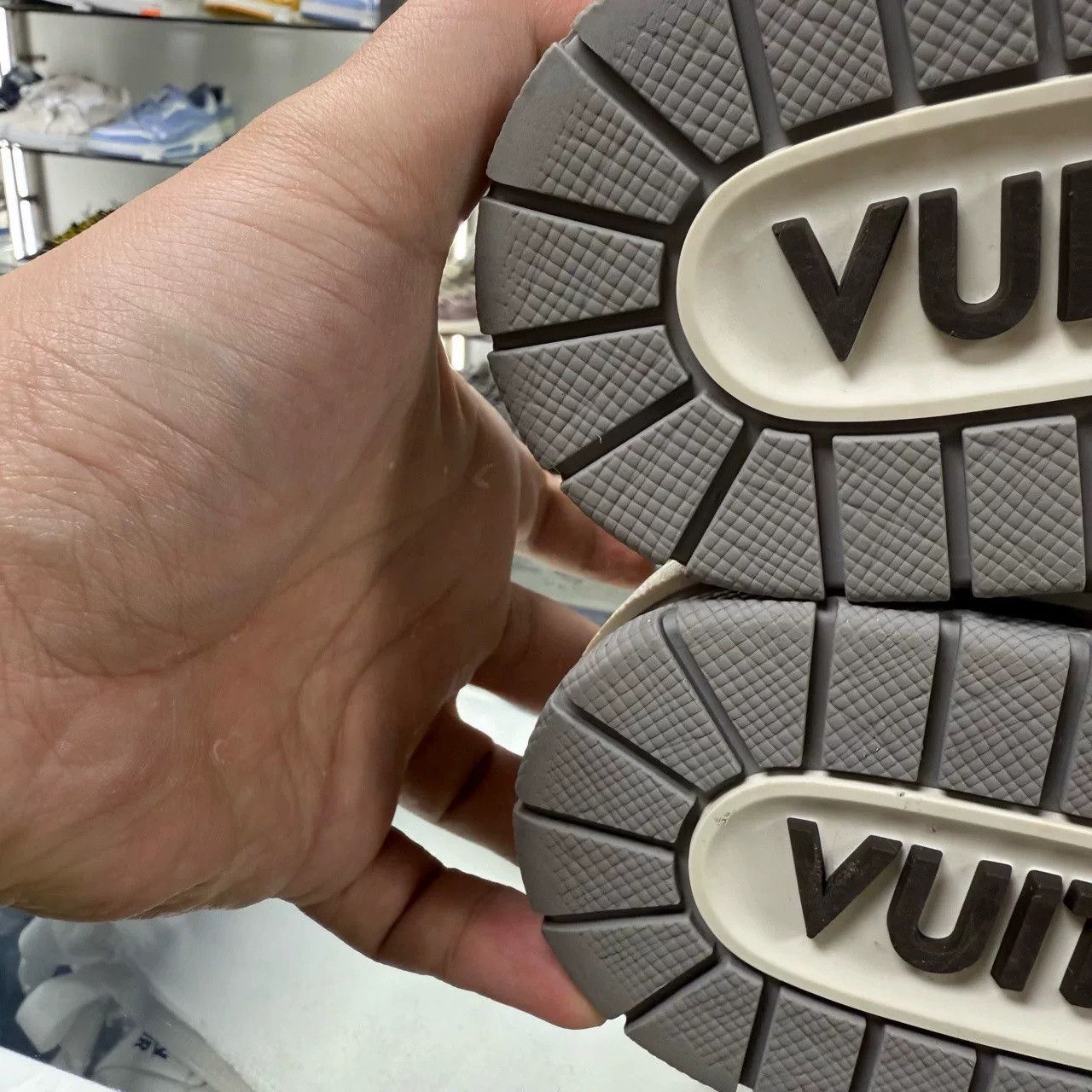 Louis Vuitton Louis Vuitton LV Trainer Sneakers Size US 9 / EU 42 - 6 Thumbnail