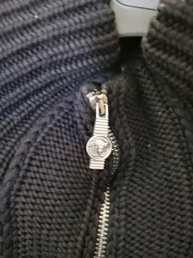 Versace Versace The main line is a sweater jacket Size US M / EU 48-50 / 2 - 7 Thumbnail