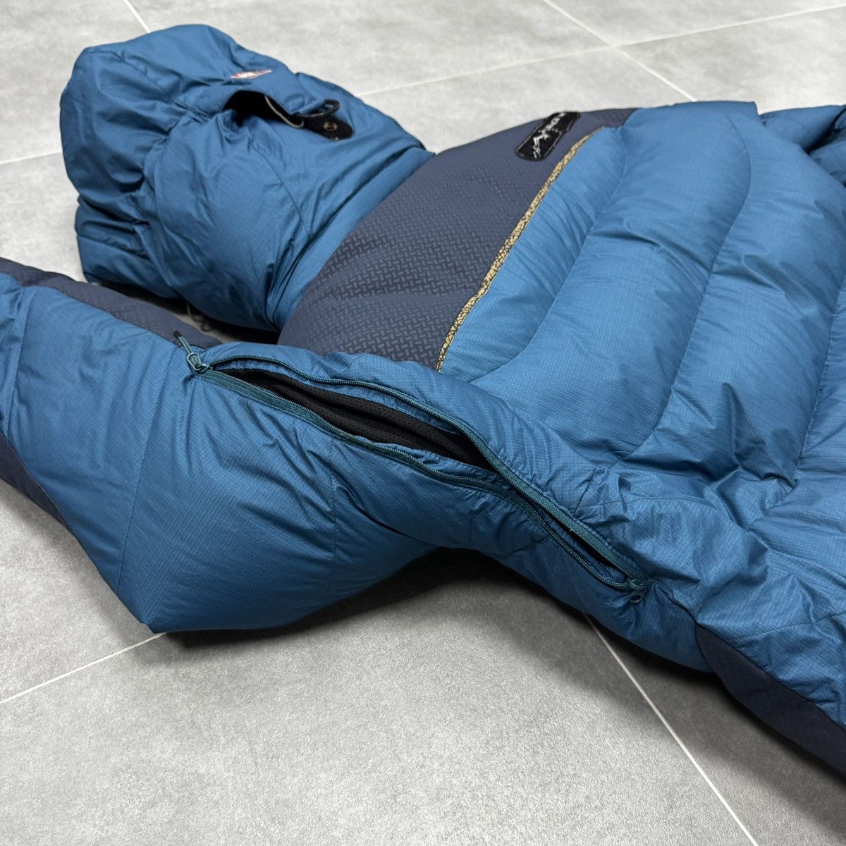 BLACKYAK Black Yak Himalayan Extreme Peak Expedition Down Parka Size US M / EU 48-50 / 2 - 25 Thumbnail