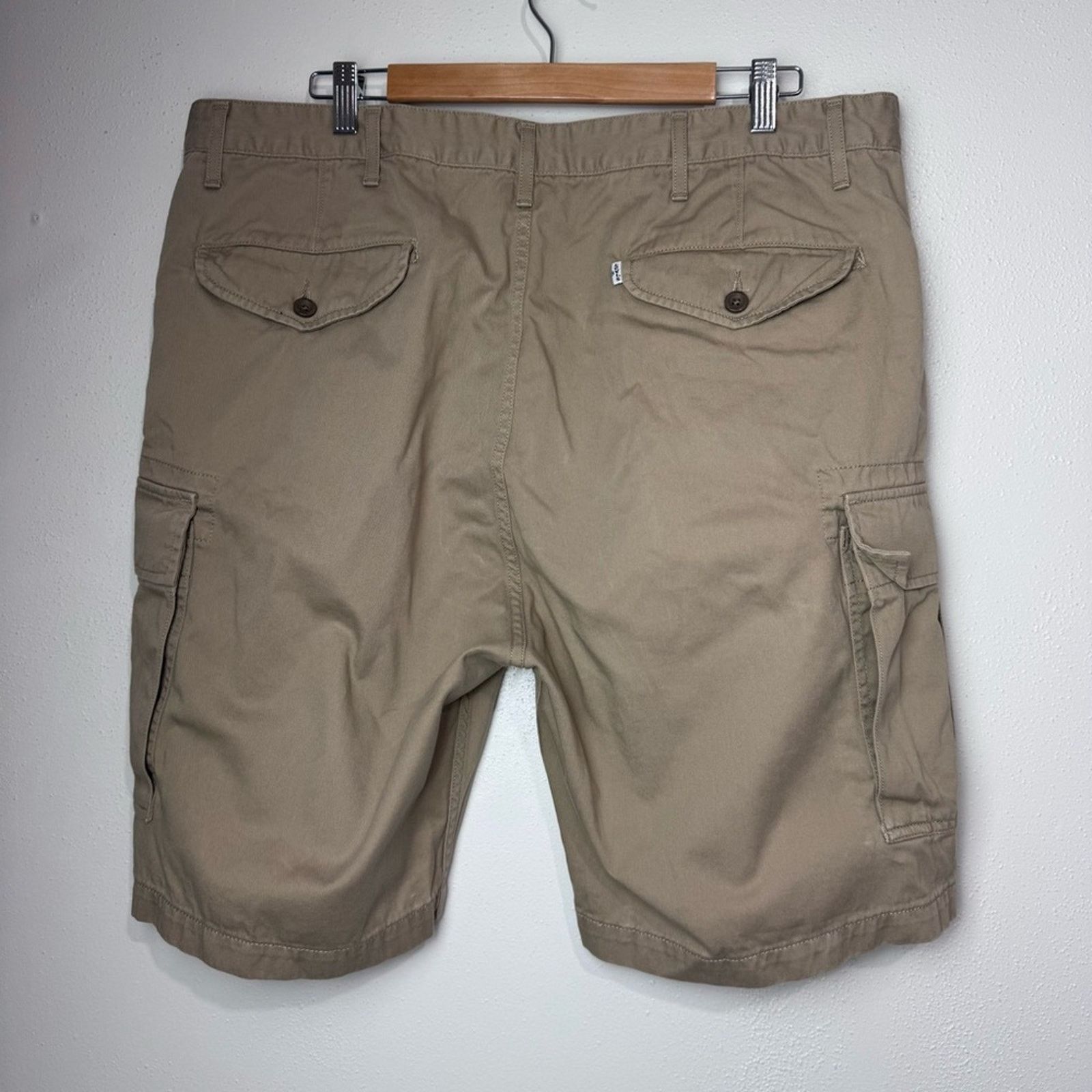 Levi's Levi’s Tan Cotton Front Pocket Cargo Shorts Men’s Size 40 Size US 40 / EU 56 - 11 Thumbnail