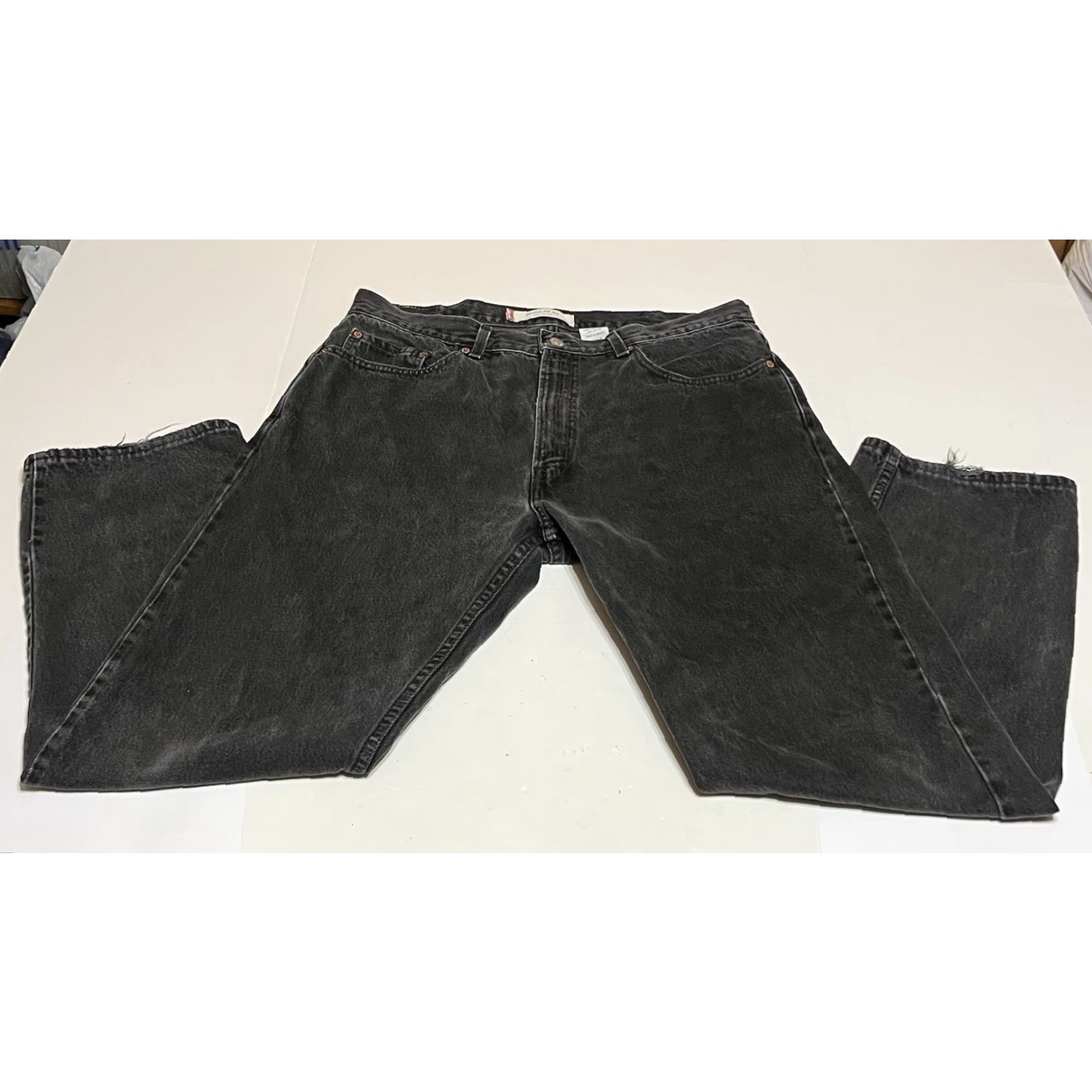 Levi's Levi's 505 Jeans Mens Regular Straight 36x30 Black Distressed Y2K USA 5-Pocket Denim 30 In Inseam Zip Button Closure Store Listing Size US 36 / EU 52 - 2 Thumbnail