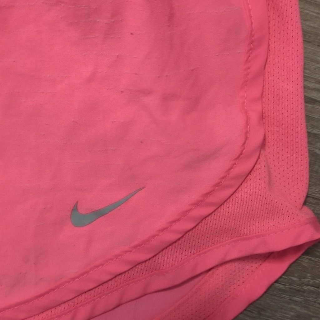 Nike Nike pink shorts with liner size XS Size 24" / US 00 / IT 34 - 2 Thumbnail