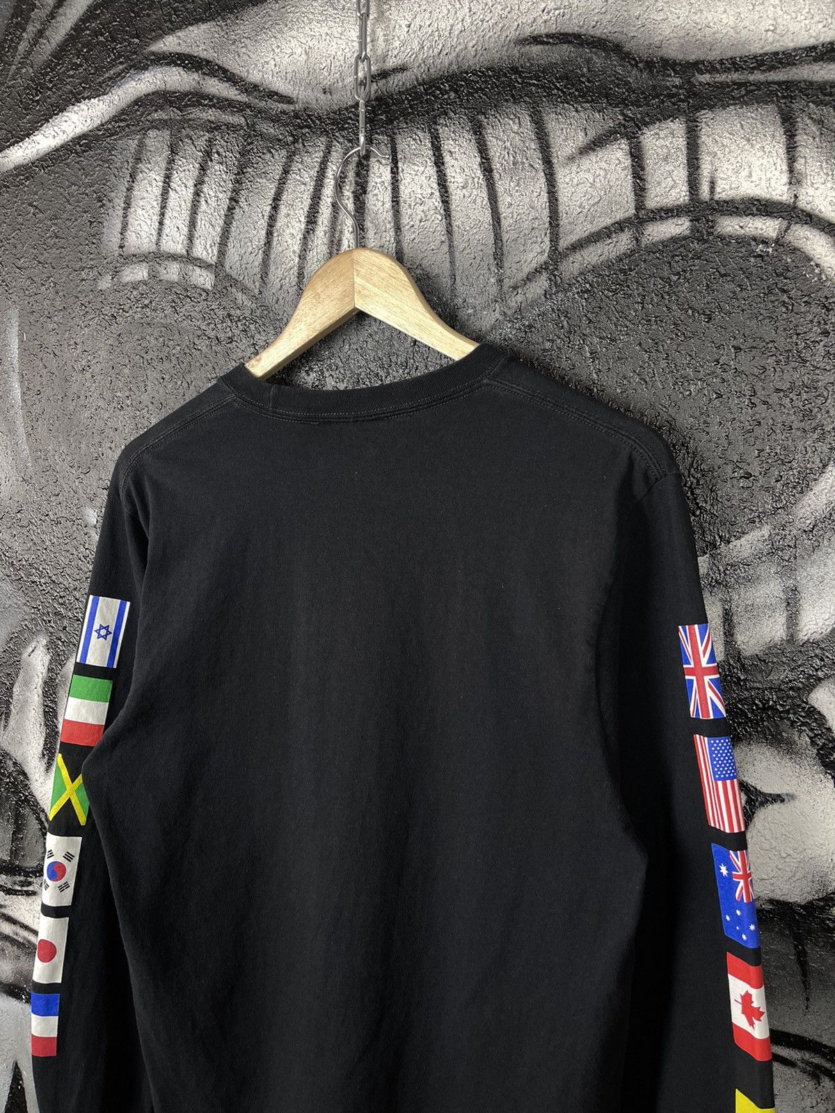 Huf HUF Worldwide Atelier Black Long Sleeve T-Shirt Men’s Size M Size US M / EU 48-50 / 2 - 7 Thumbnail