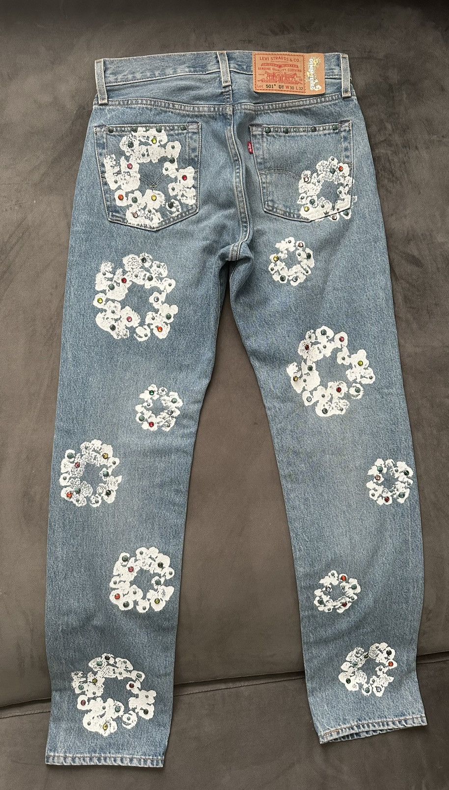 DENIM TEARS Denim Tears x Levi's 501 Cotton Rhinestone Wreath jeans Size US 30 / EU 46 - 4 Thumbnail