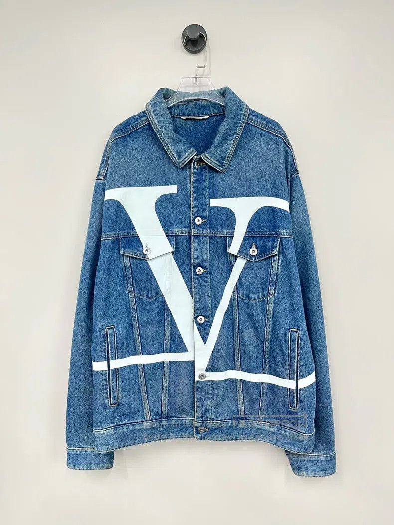 Valentino Valentino Blue big V logo denim jacket jacket Size US L / EU 52-54 / 3 - 1 Thumbnail