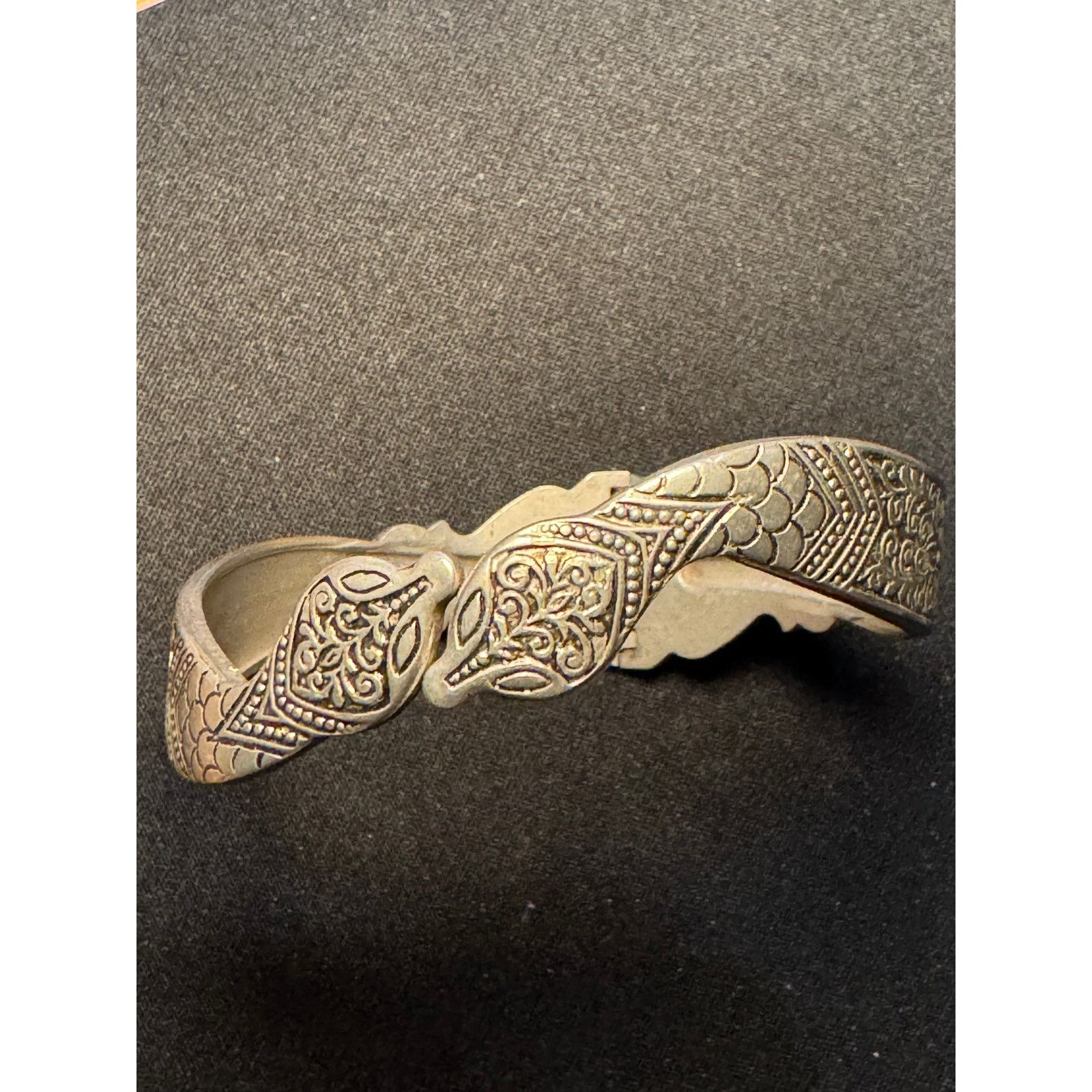Other Silver Tone Hinged Snake Bracelet Etched Vintage 7in Size ONE SIZE - 1 Thumbnail