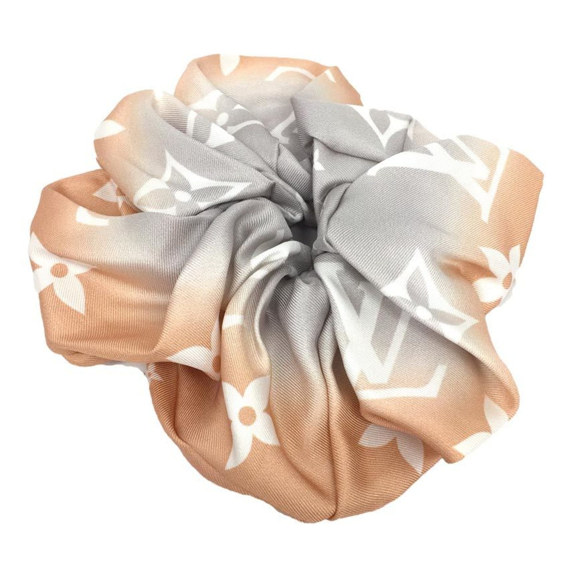 Louis Vuitton Louis Vuitton Monogram Pool Scrunchie, M76801, Silk, Pink, Hair Tie, Women's Size ONE SIZE - 1 Thumbnail