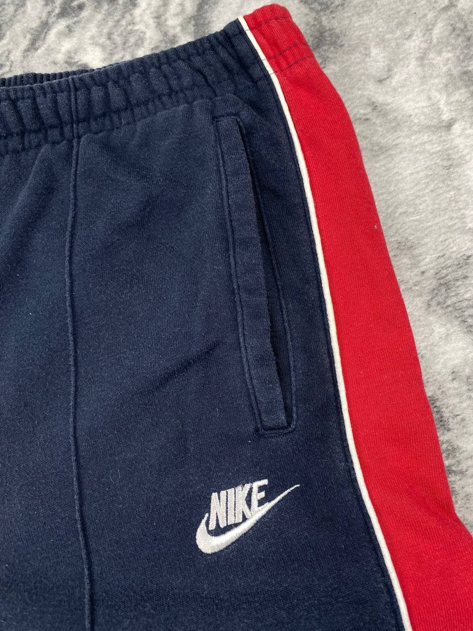 Nike Vintage Nike Tracksuit Jacket And Pants Men Size L Blue/ Red Size US L / EU 52-54 / 3 - 14 Thumbnail