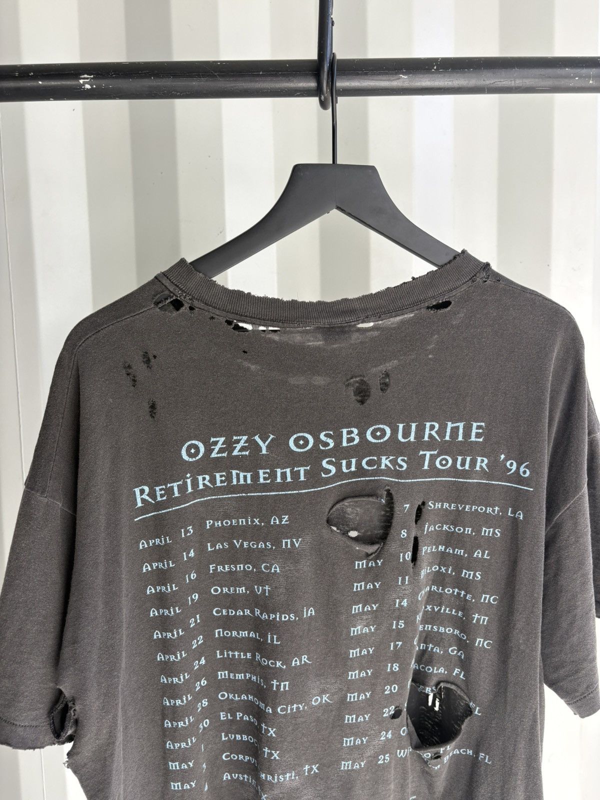Band Tees Vintage Ozzy Thrashed Faded Distressed GRUNGE Shirt Band Size US XL / EU 56 / 4 - 4 Thumbnail