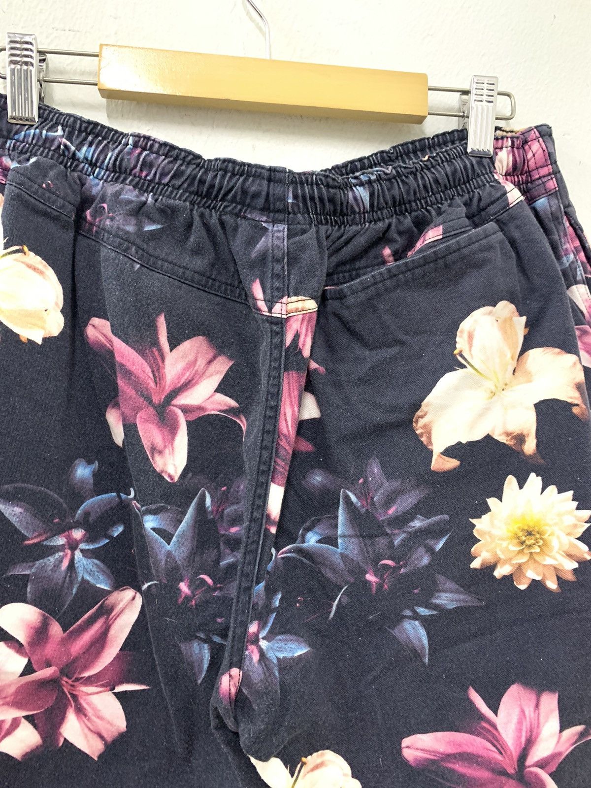Stussy Stussy Beach Shorts Pants Panther Moon Flower Size US 35 - 8 Thumbnail