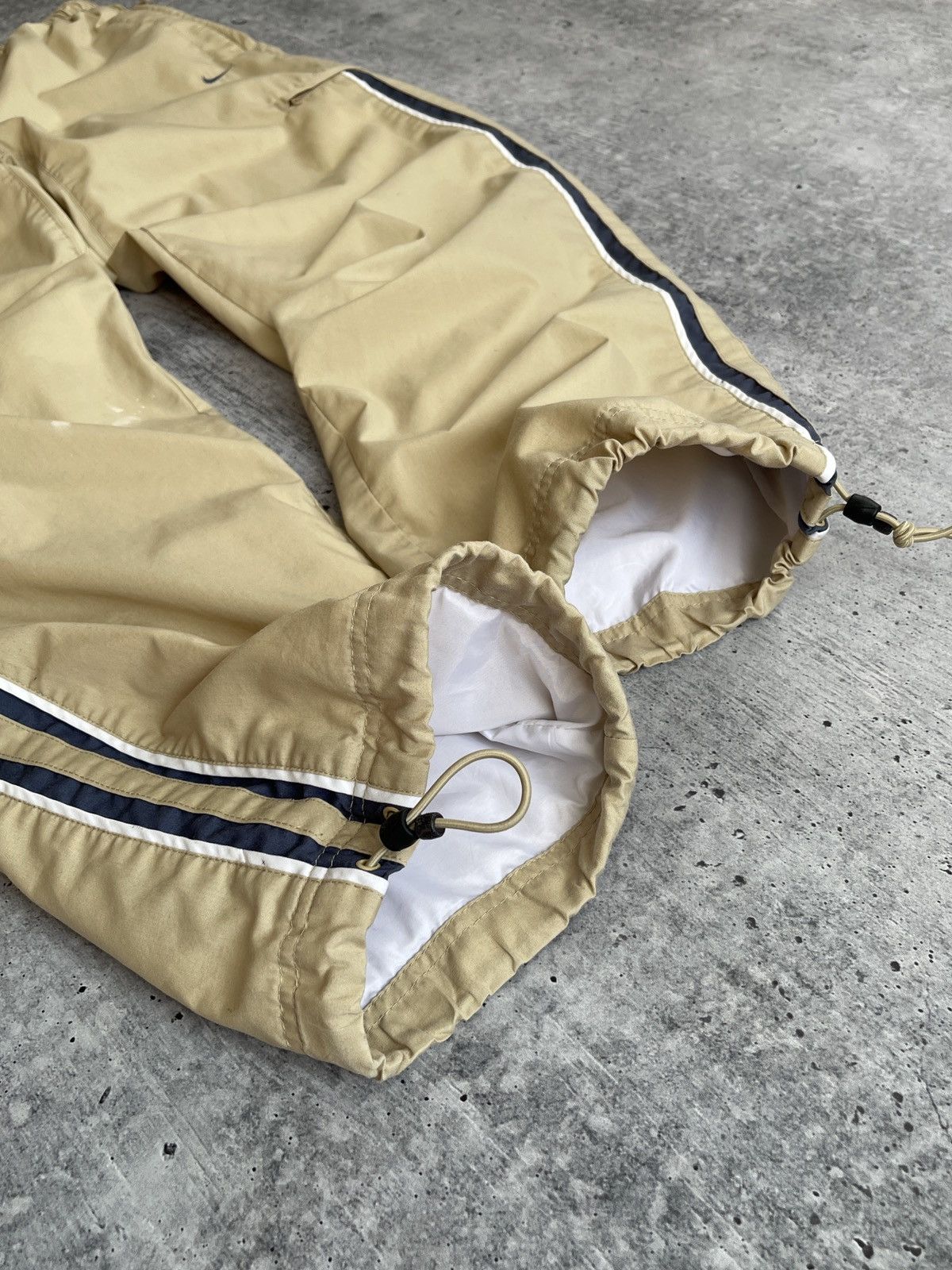 Nike × Vintage Vintage Nike 90s Track Pants Men’s L Beige Striped Baggy Y2K Size US 34 / EU 50 - 3 Thumbnail