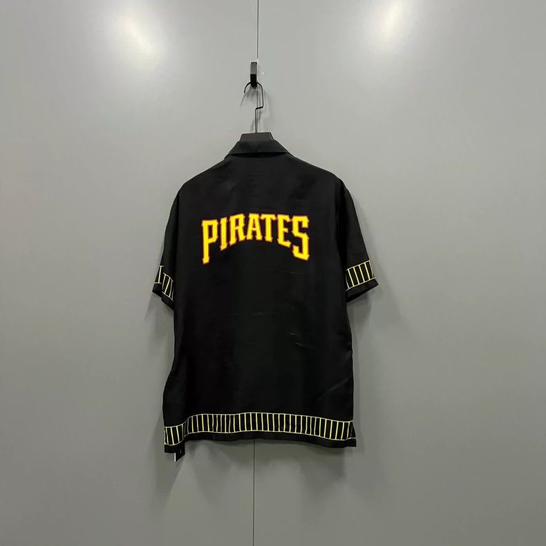 Gucci Gucci Black and yellow striped letter print short-sleeved s Size US M / EU 48-50 / 2 - 2 Thumbnail