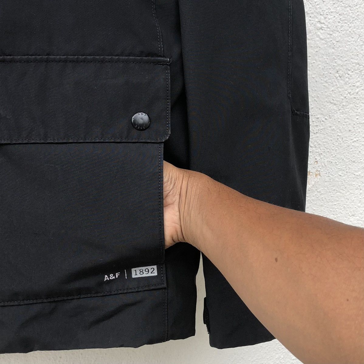 Abercrombie & Fitch Abercrombie & Fitch Black Insulated Waterproof Bomber Jacket Size US M / EU 48-50 / 2 - 8 Thumbnail