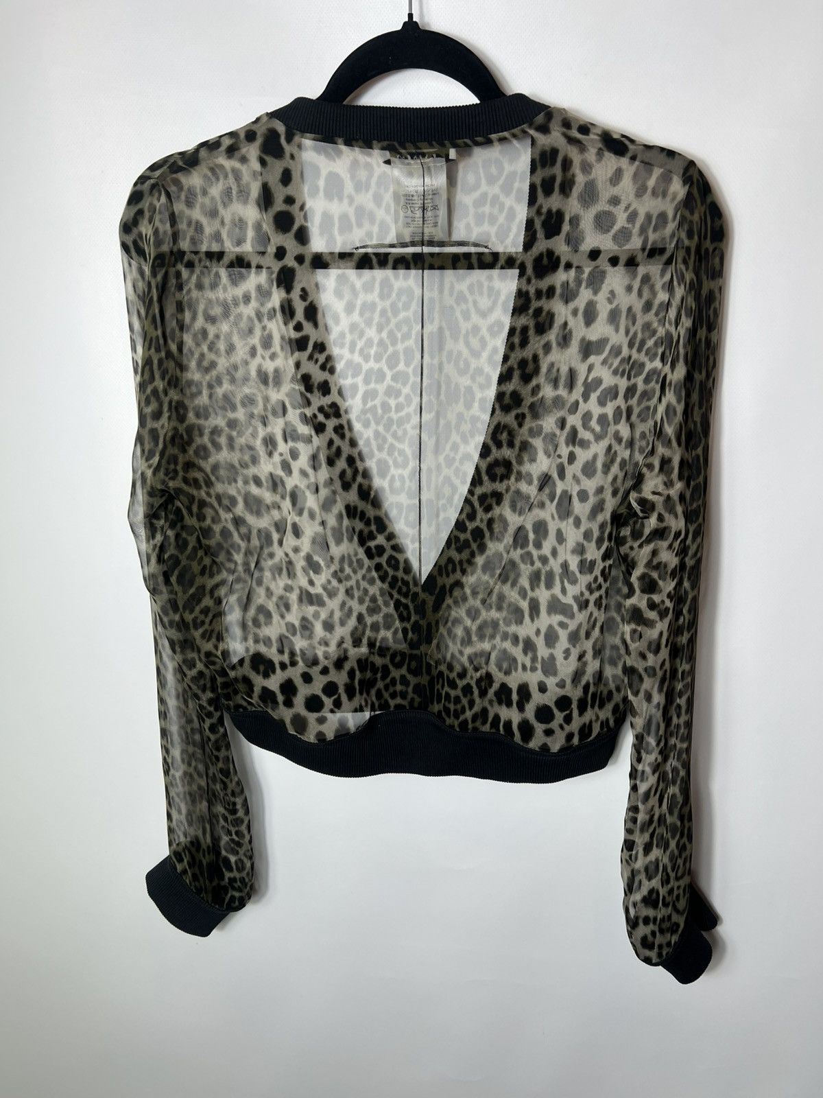 Givenchy Vintage very rare luxury Givenchy Leopard Print Silk Blouse Size M / US 6-8 / IT 42-44 - 8 Thumbnail