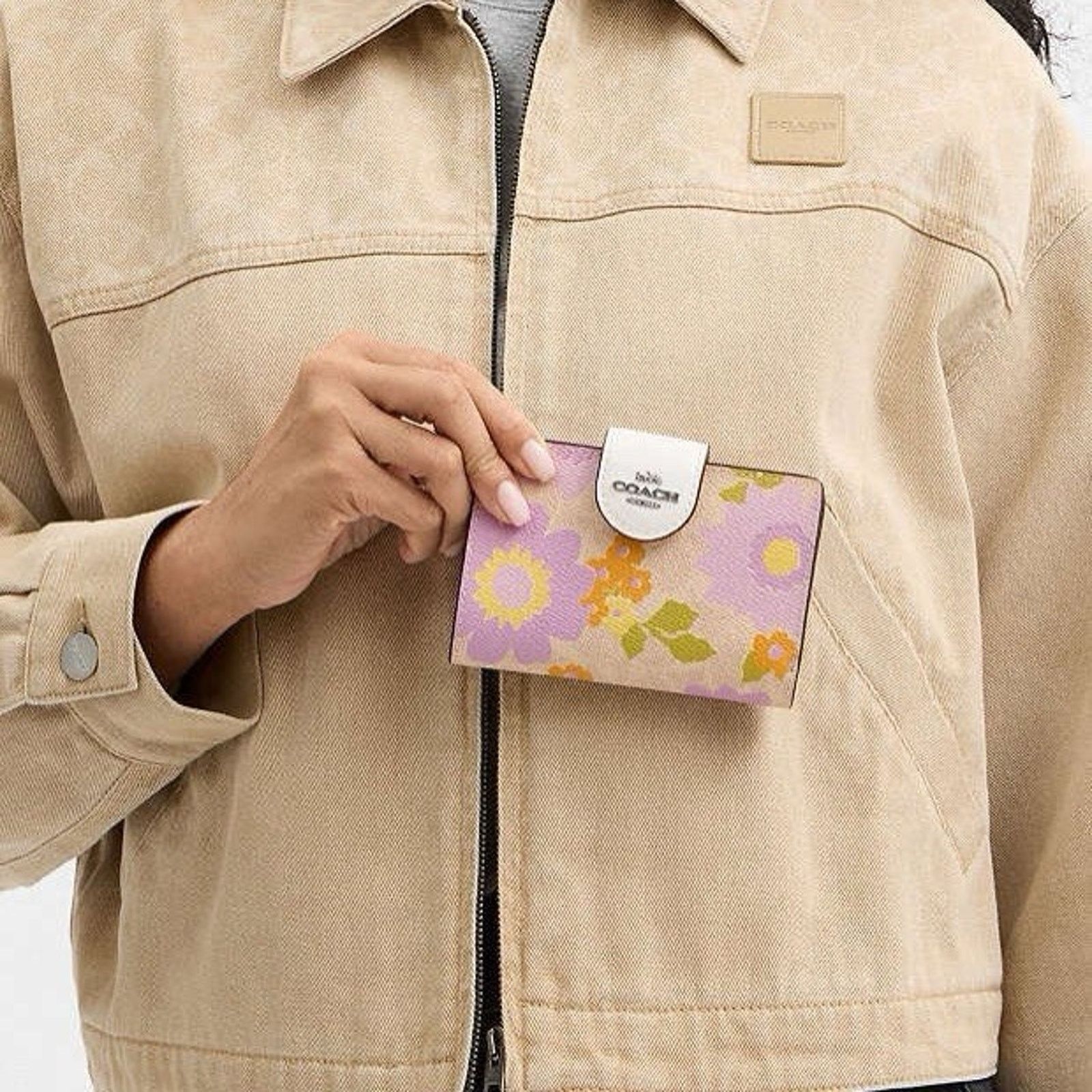 Coach NWT Coach Medium Corner Zip Wallet CBO31 Purple Pink Floral Size ONE SIZE - 8 Thumbnail