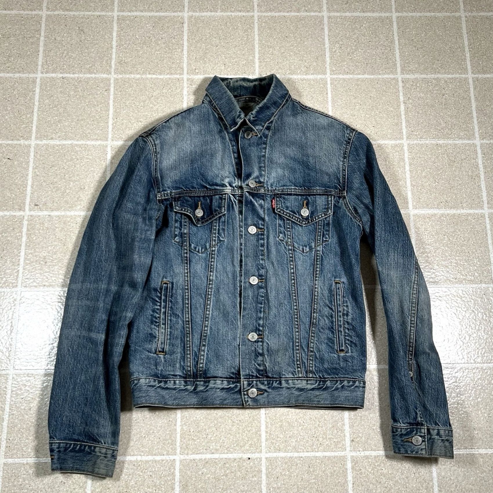 Levi's Levi's Trucker Jacket Denim Blue Jean Button Front Men S Size Regular Small Blue Size US 29 - 2 Thumbnail