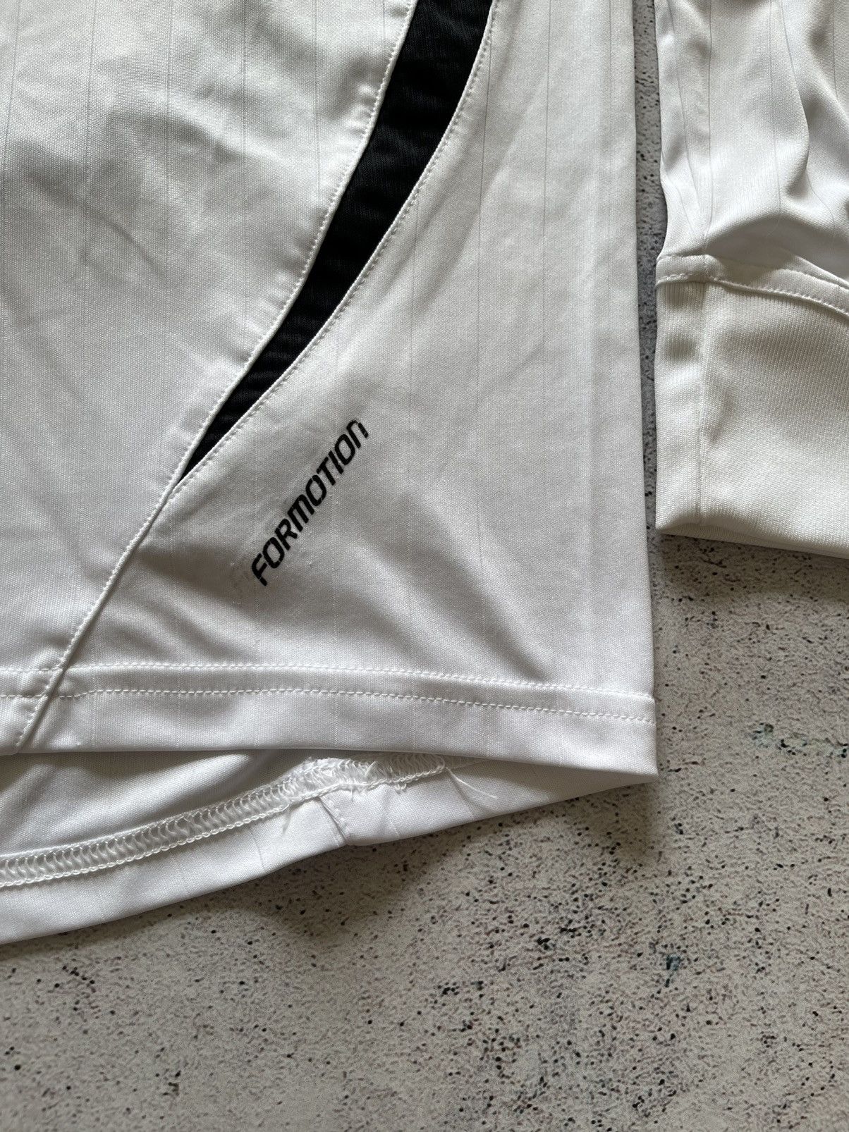 Vintage WOHLEN 2005/06 HOME SOCCER ADIDAS MATCH WORN,24 LOUIS SCHAUB Size US L / EU 52-54 / 3 - 4 Thumbnail
