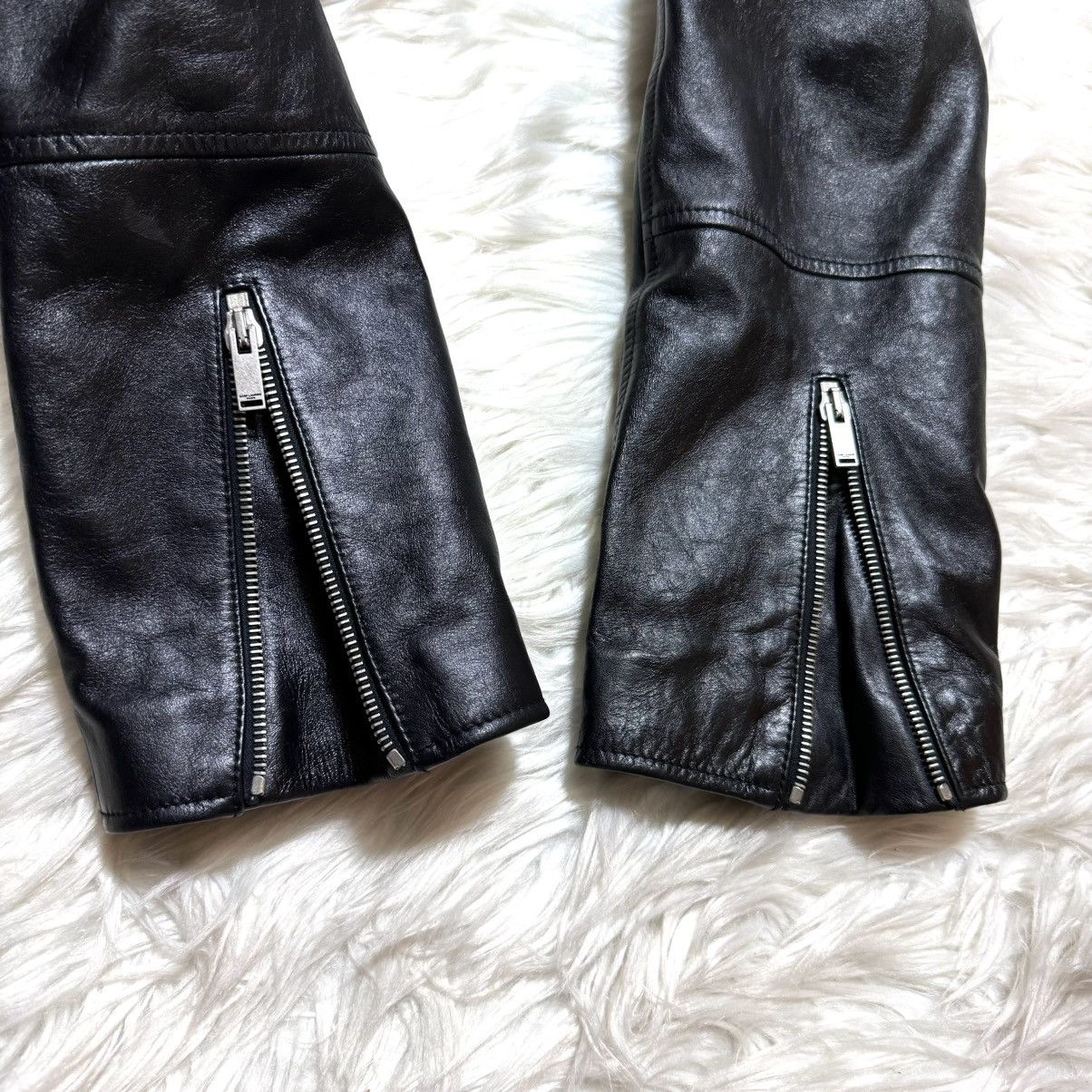 Saint Laurent Paris Saint Laurent Paris, dot studs, cropped leather Jacket Size US M / EU 48-50 / 2 - 22 Thumbnail