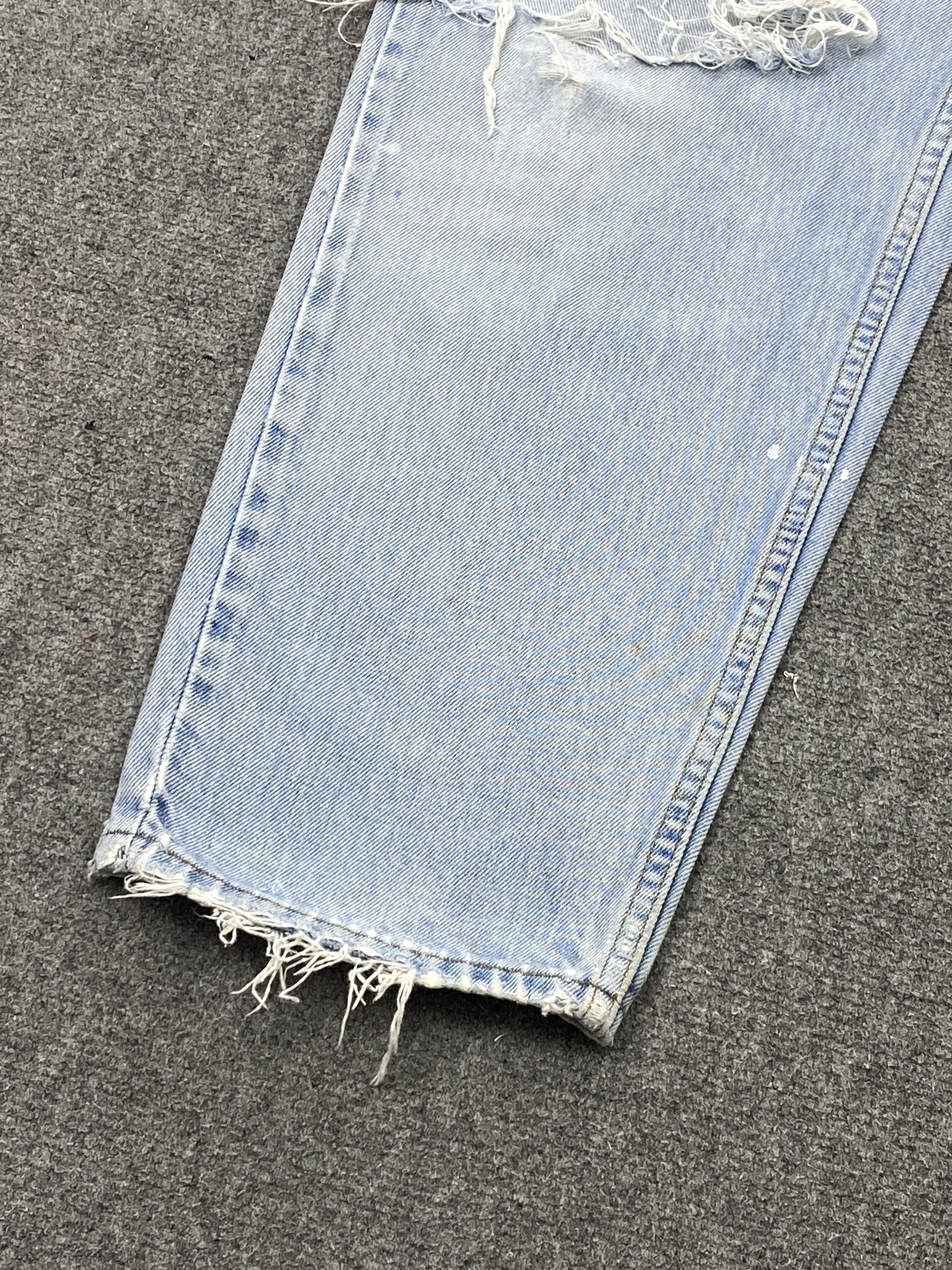 Levi's × Vintage Distressed Vintage 90s Levis 560 Light Wash Jeans DP2323 Size US 33 - 13 Thumbnail