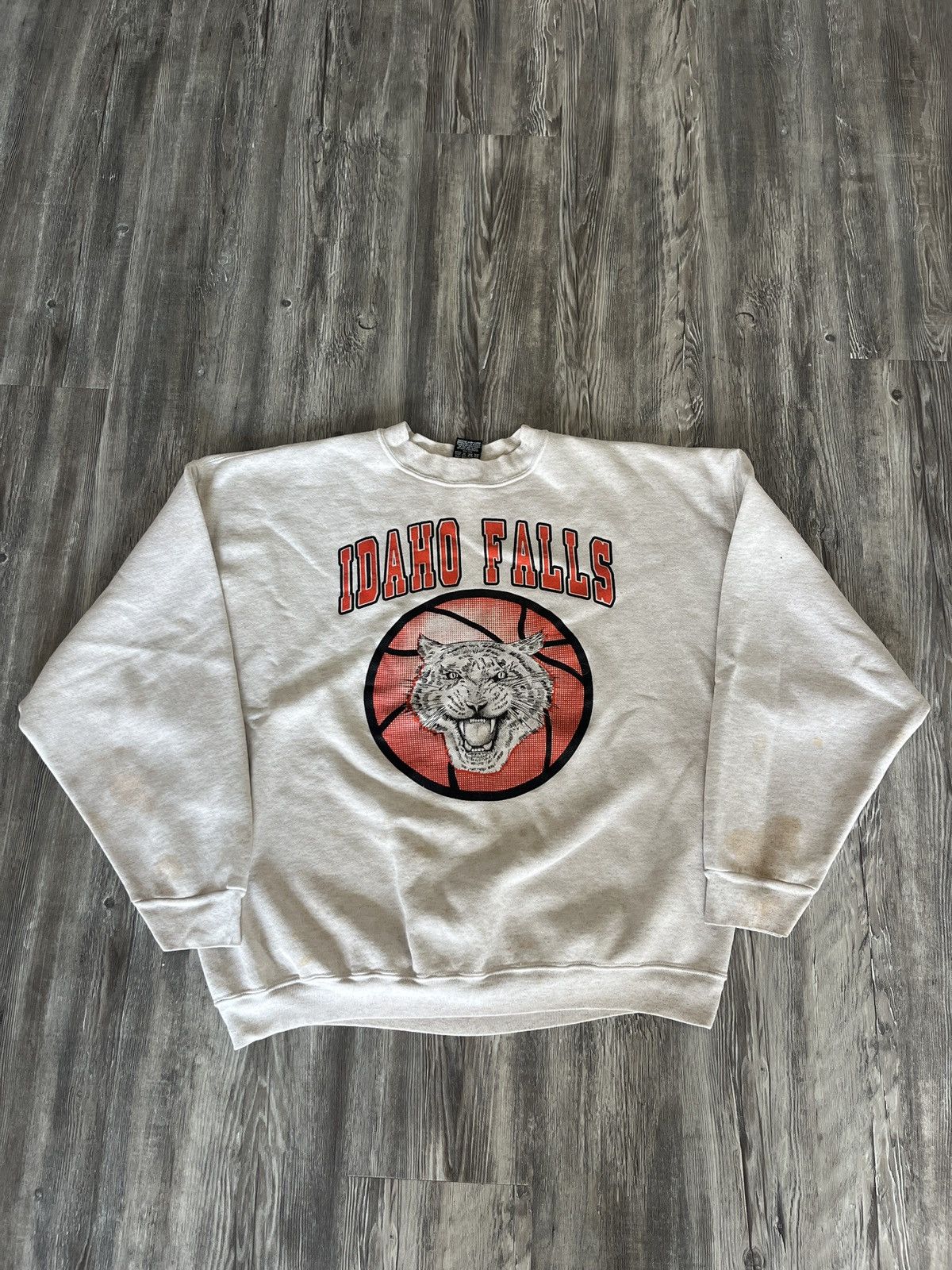 Vintage Vintage 90's Idaho Falls Tiger's Basketball Crew Neck Size US XL / EU 56 / 4 - 1 Thumbnail