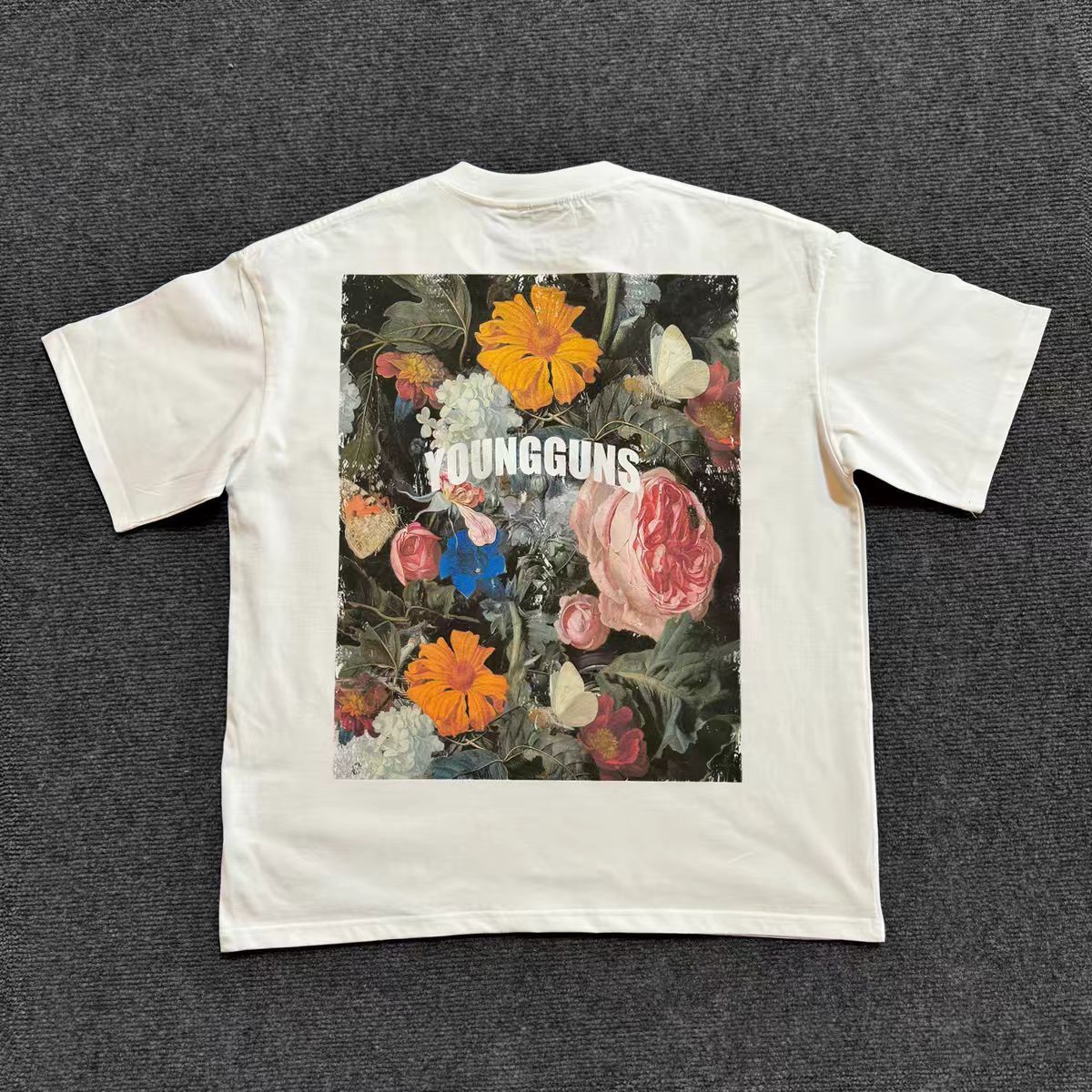 Vintage White casual retro Vibe floral print t-shirt Size US M / EU 48-50 / 2 - 1 Thumbnail