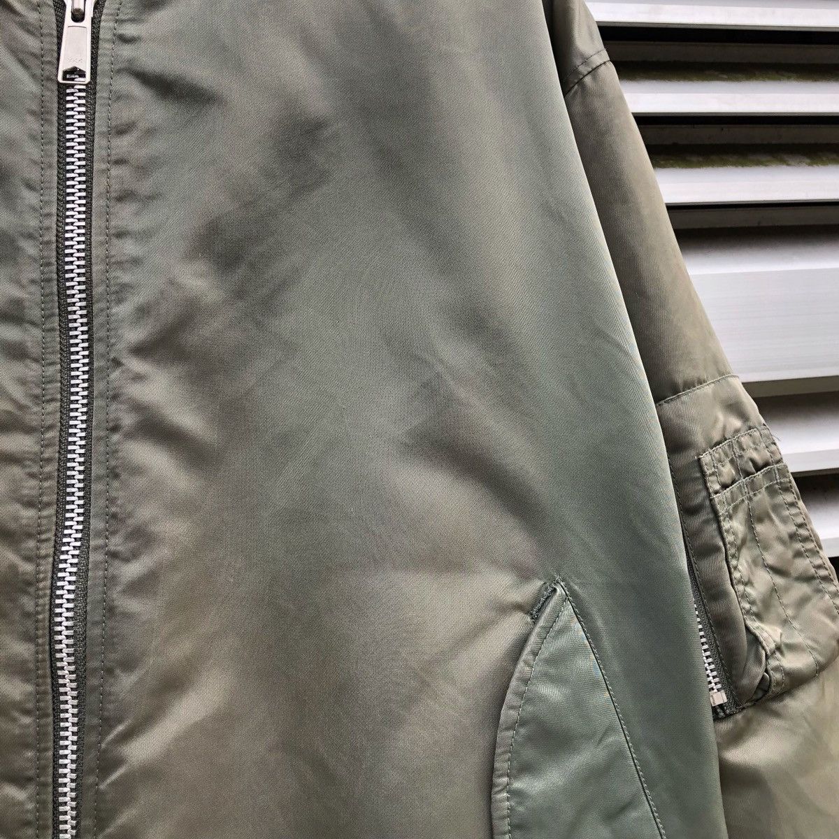 Vintage Vintage 90s Uniqlo Sun Faded Ma-1 Bomber Jacket Size US XL / EU 56 / 4 - 16 Thumbnail