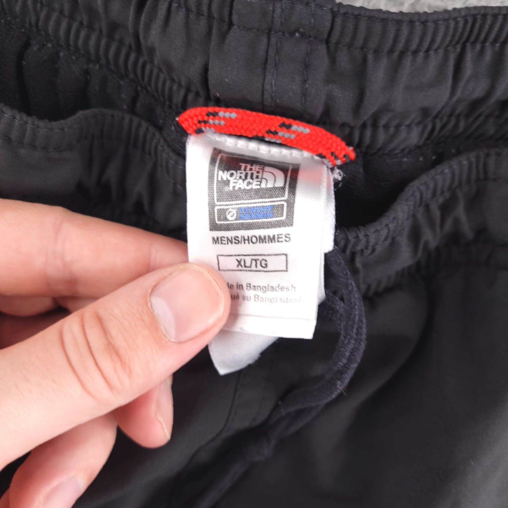 The North Face The North Face Shorts Mens XL Black Distressed Outdoor Cargo Grunge Hike Run Size US 36 / EU 52 - 4 Thumbnail