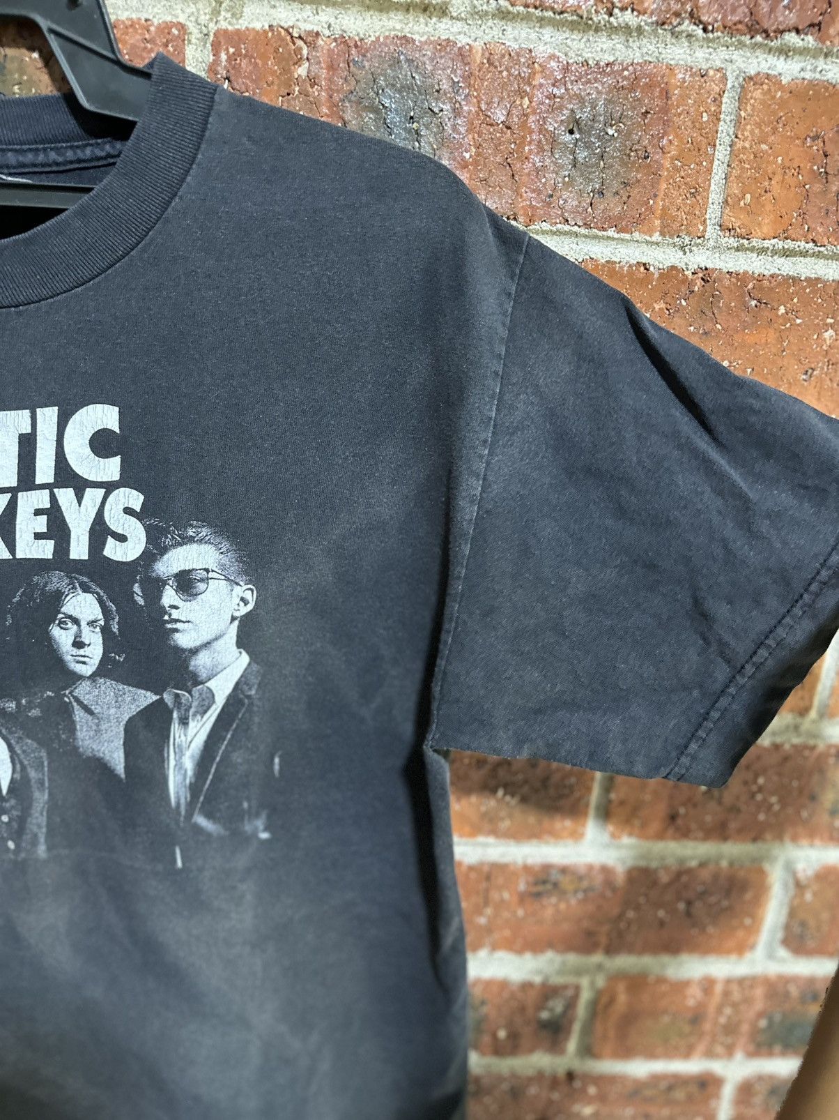 Band Tees Thrashed Vintage Arctic Monkeys Sun Faded Grunge Tee Size US M / EU 48-50 / 2 - 9 Thumbnail