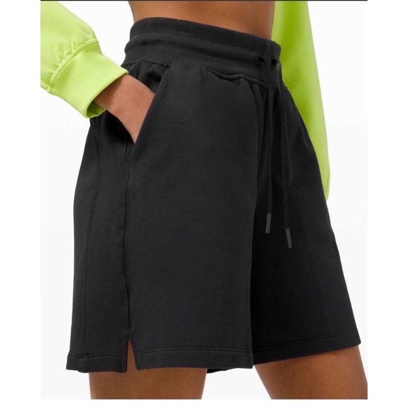 Lululemon Lululemon All Yours High Rise Short *7" Size 4 Black Size 27" / US 4 / IT 40 - 1 Thumbnail