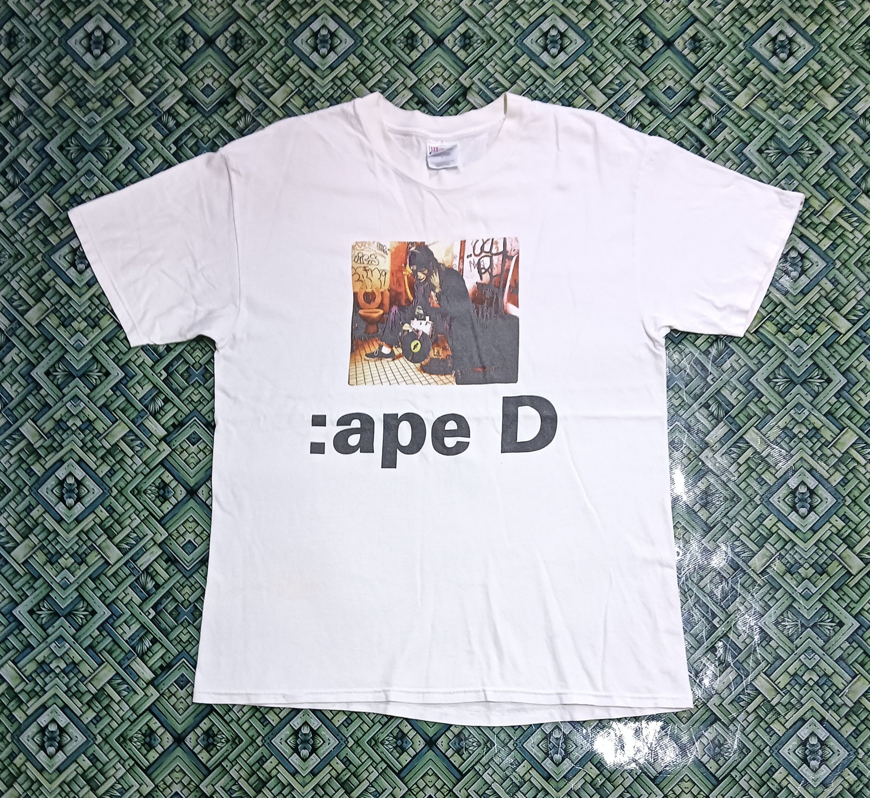 RARE Tshirt Bape: Ape D vintage hanes