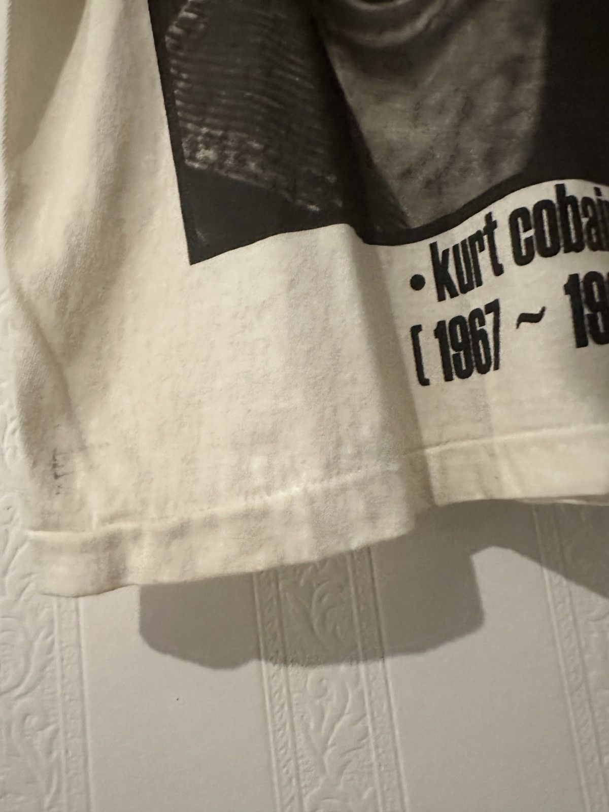 Vintage Vintage single-stitched Kurt Cobain Nirvana T-shirt Size US M / EU 48-50 / 2 - 5 Thumbnail