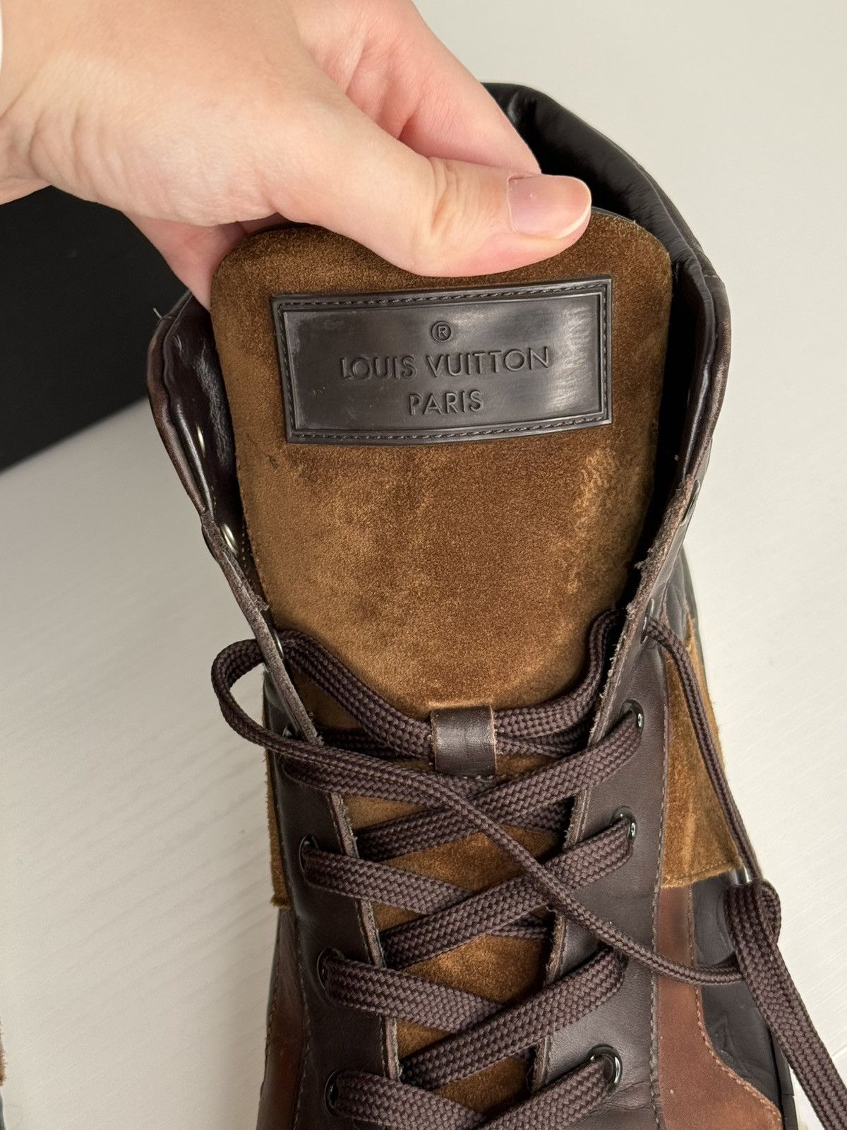 Louis Vuitton Louis Vuitton LV Monogram High Top Leather Sneakers Size US 9.5 / EU 42-43 - 11 Thumbnail