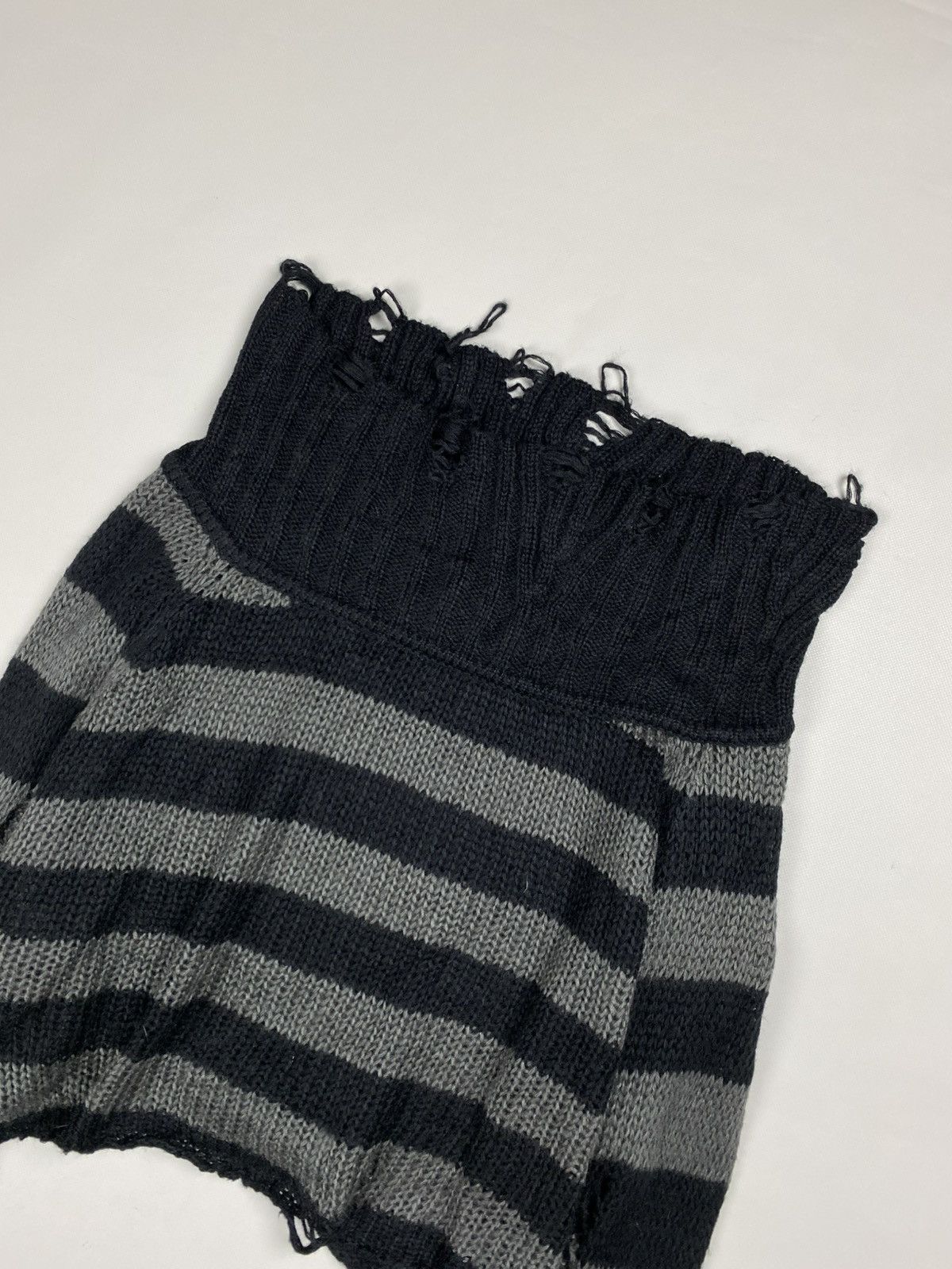 Killstar Killstar Ladies Y2K Distressed High Neck Sweater Pullover Size 4XL / US 24-26 - 4 Thumbnail