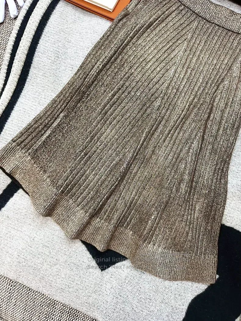 Louis Vuitton Louis Vuitton size s Gold Coated Knit Skirt Size 25" / US 0 / IT 36 - 4 Thumbnail