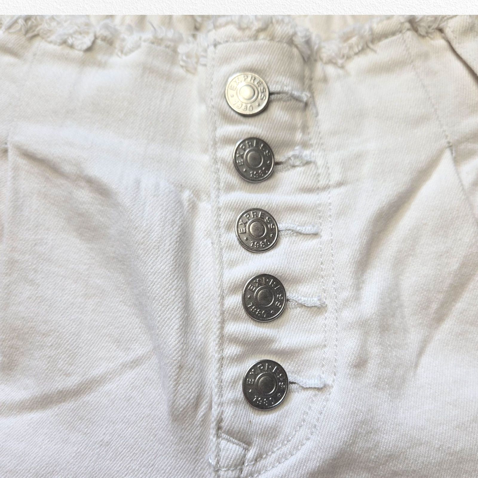 Express Express White Paper Bag Cut Off Shorts Size 8 Size 30" / US 8 / IT 44 - 5 Thumbnail