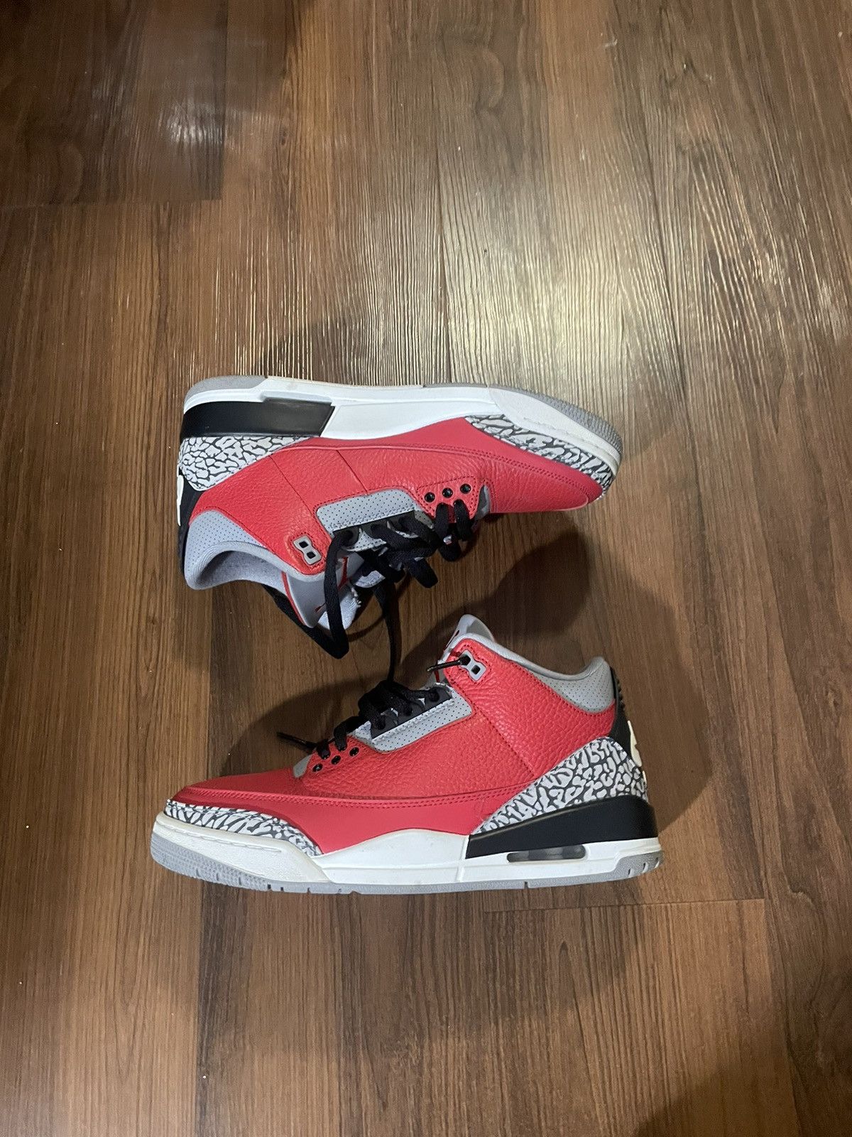 Jordan Brand × Nike Unite Red 3’s Size US 10 / EU 43 - 2 Thumbnail