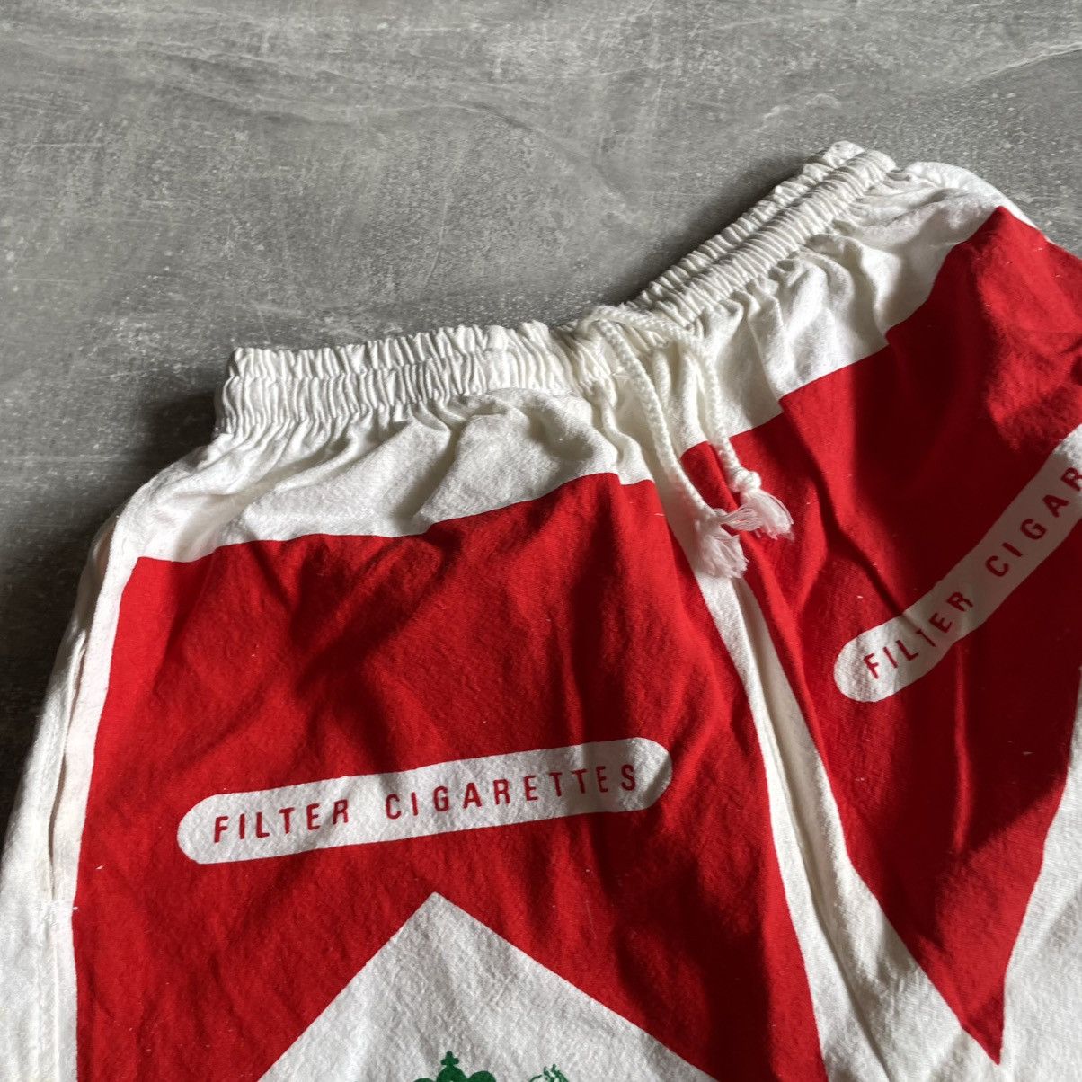 Marlboro × Vintage Catalyst Vintage Vintage Marlboro Towel Shorts 90s old money Size US 33 - 5 Thumbnail