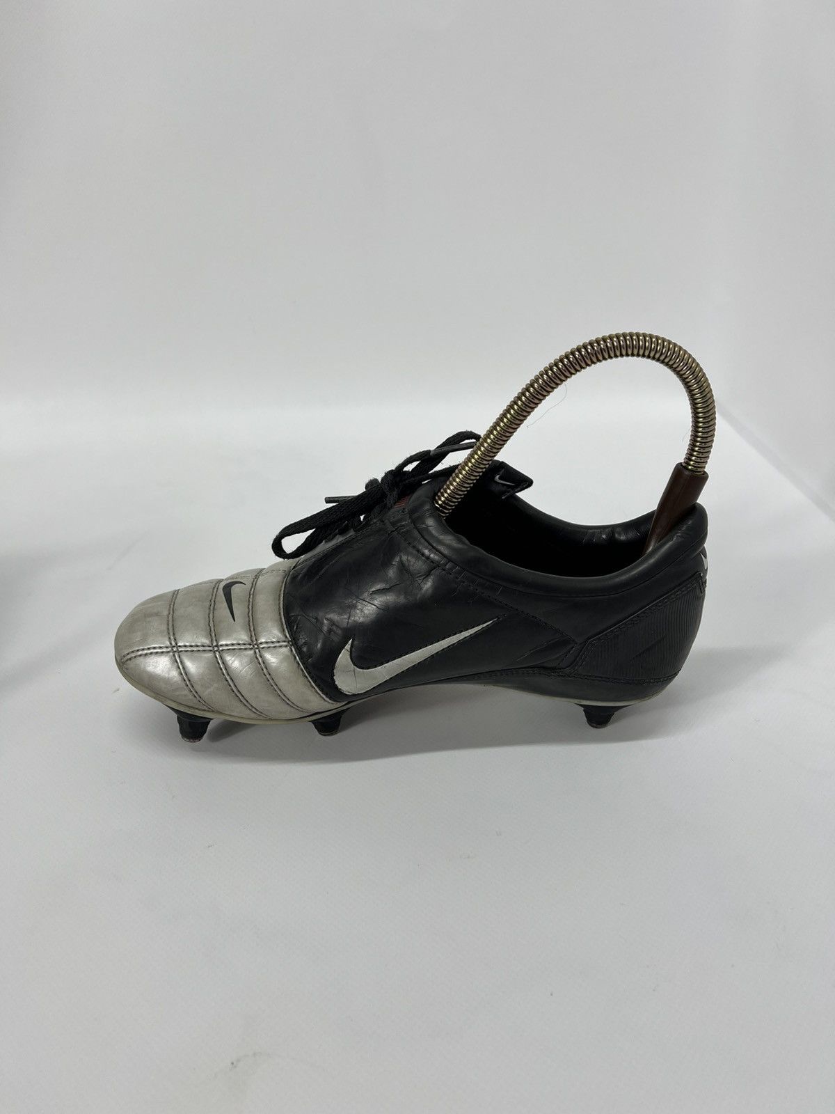 Nike VINTAGE NIKE TOTAL 90 Soccer BOOTS FOOTBALL Size 5.5 Size US 5.5 / EU 38 - 10 Thumbnail