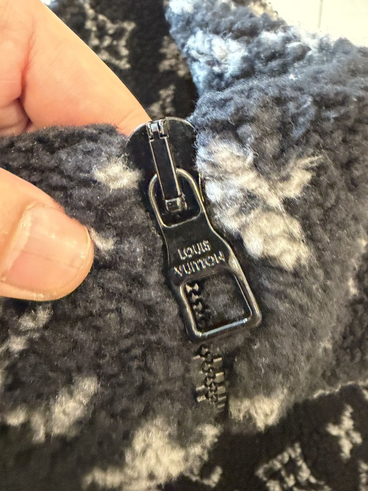 Louis Vuitton LOUIS VUITTON MONOGRAM FLEECE ZIP UP Size US L / EU 52-54 / 3 - 3 Thumbnail