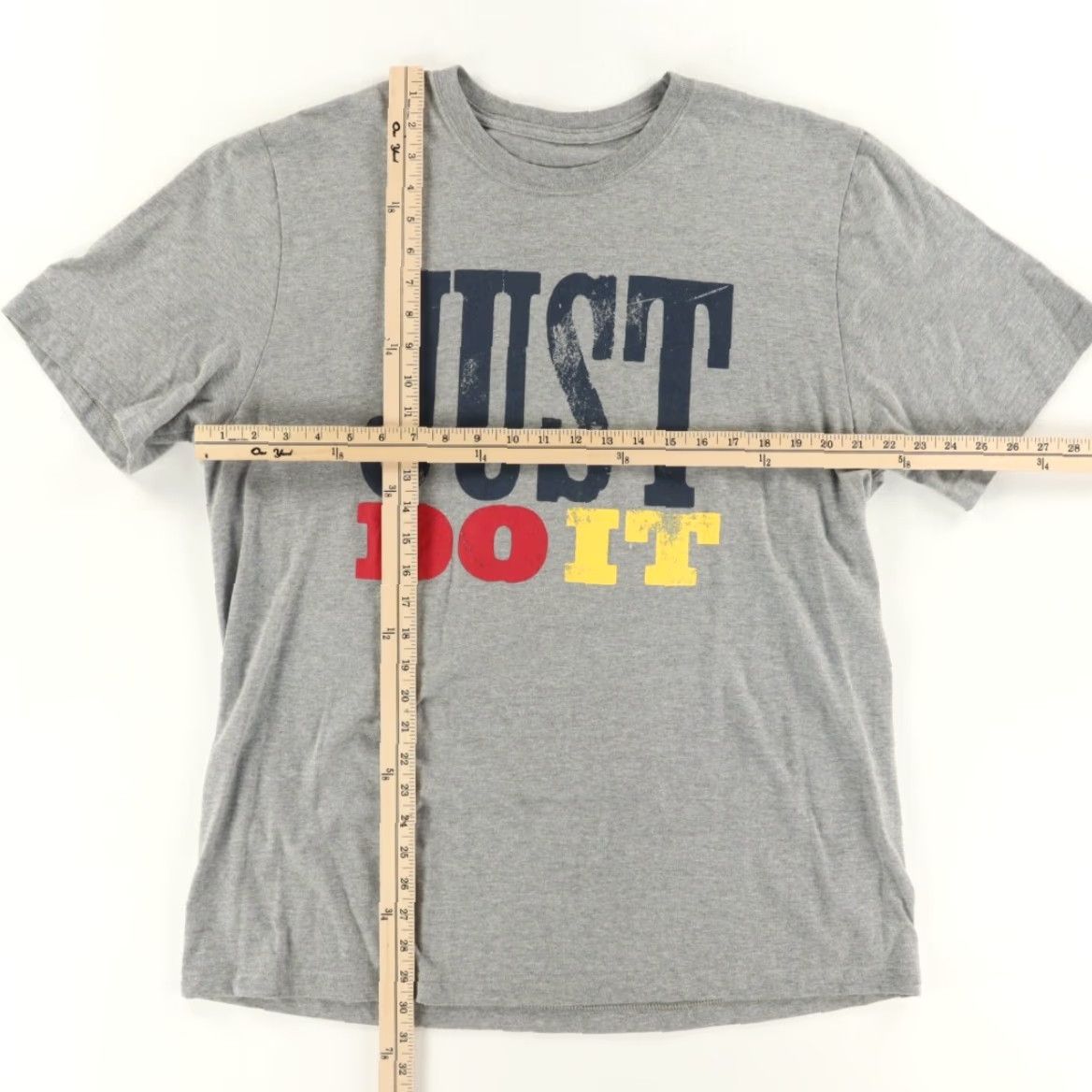Nike Nike Bold Just Do It Regular Fit Solid T-Shirt Gray Men XL Shirt Mens Size US XL / EU 56 / 4 - 3 Thumbnail