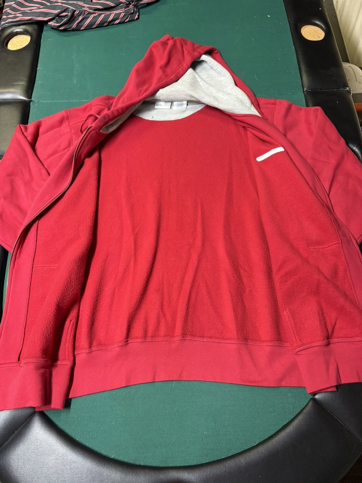 Reebok Reebok Red Zip Up Hoodie XL Vintage Style Made in Kenya Size US XL / EU 56 / 4 - 3 Thumbnail