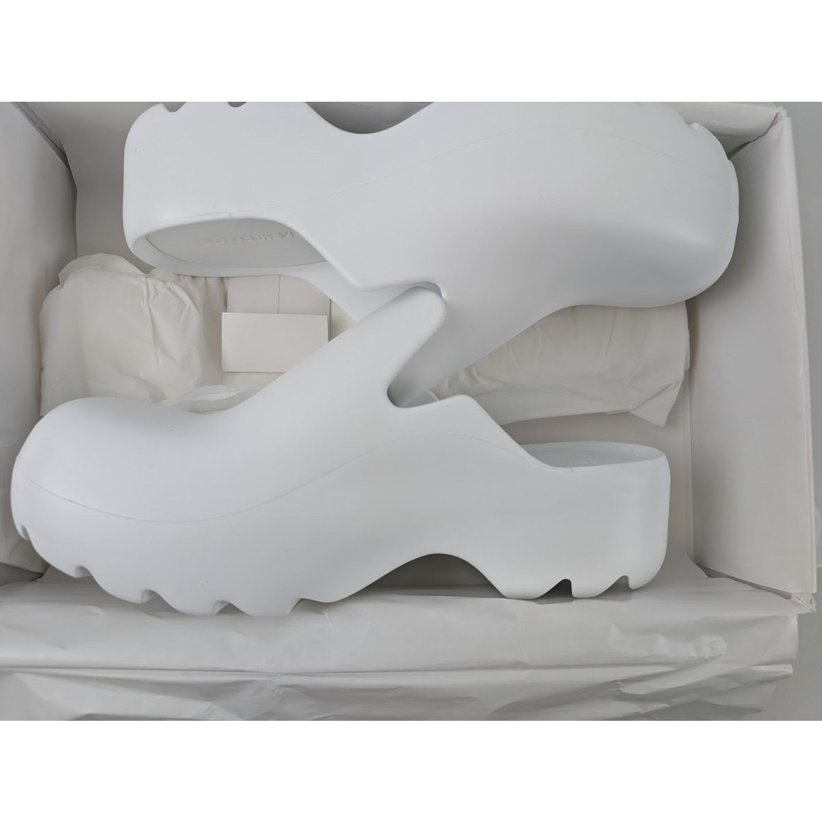 Bottega Veneta o1rshd1 Gel Rubber Flash Slipper in Chalk 41 Size US 8 / EU 41 - 10 Thumbnail