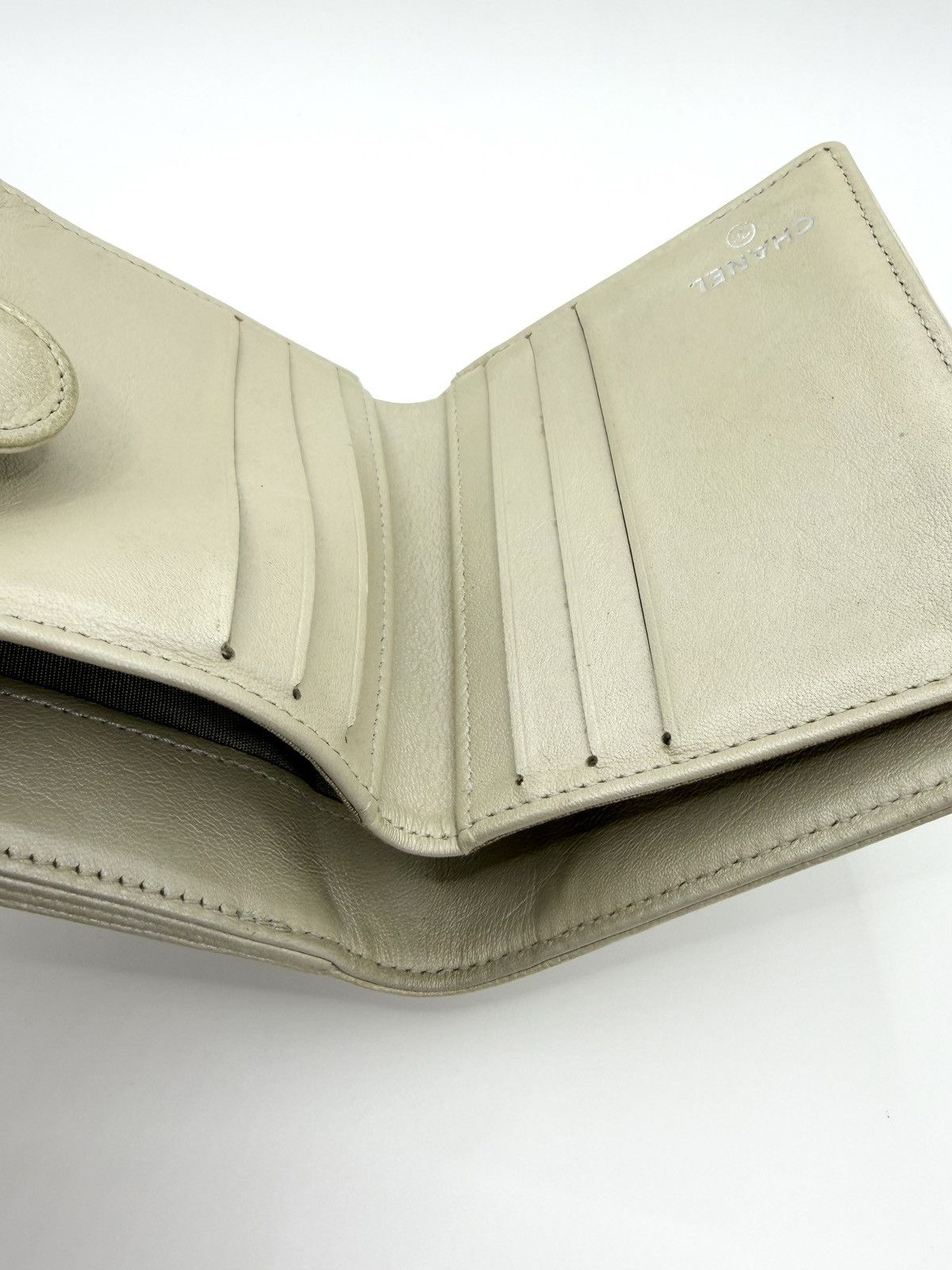Chanel 2000s Chanel Pearl Silver ‘CC’ Caviar Leather Bifold Wallet Size ONE SIZE - 7 Thumbnail