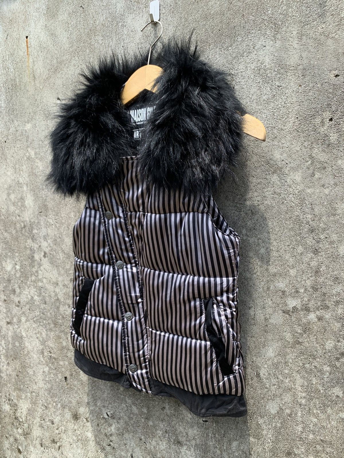 If Six Was Nine × Japanese Brand × Le Grande Bleu (L.G.B.) Maison Gilfy raccoon fur puffer vest ifsixwasnine style Size US S / EU 44-46 / 1 - 2 Thumbnail