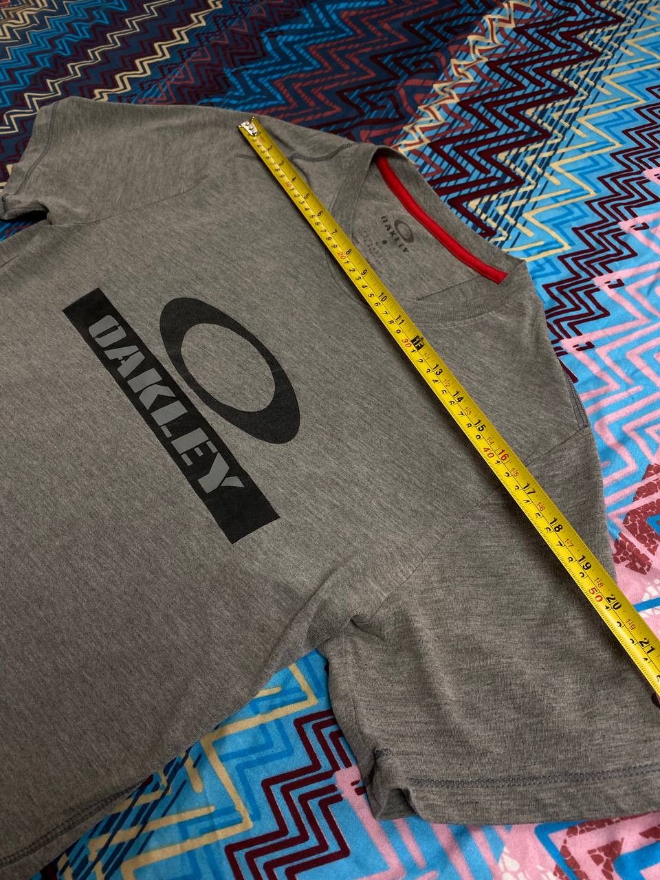 Oakley Streetwear T-Shirt Oakley big logo gray Y2K Vintage Size US S / EU 44-46 / 1 - 11 Thumbnail