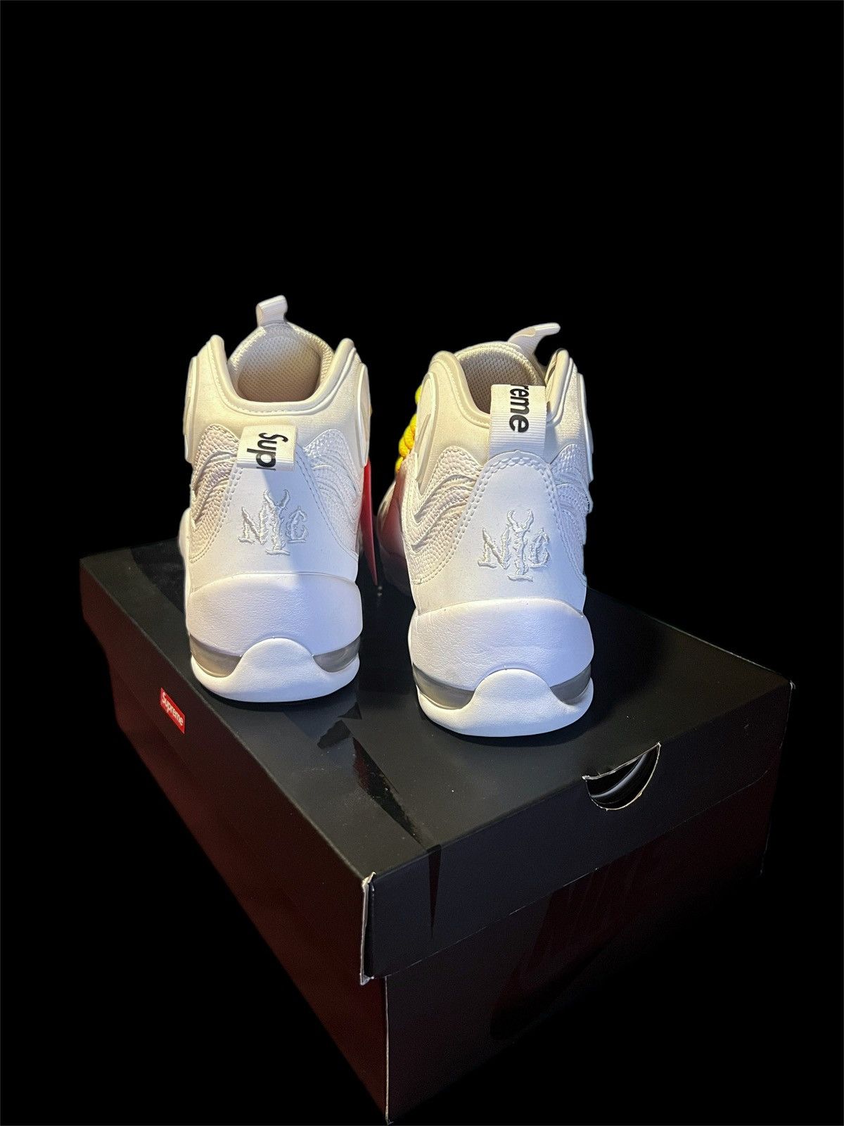 Nike × Supreme Nike supreme air bakin Size US 6.5 / EU 39-40 - 4 Thumbnail