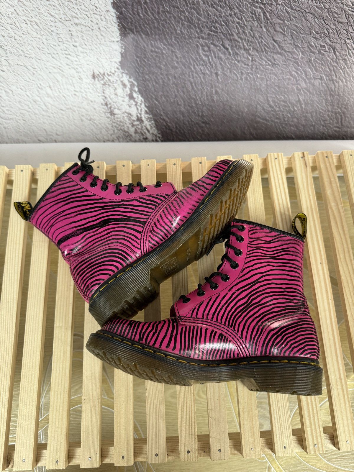 Dr. Martens dr martens 1460 w aw501 hot pink patent leather boots Size US 7 / IT 37 - 8 Thumbnail