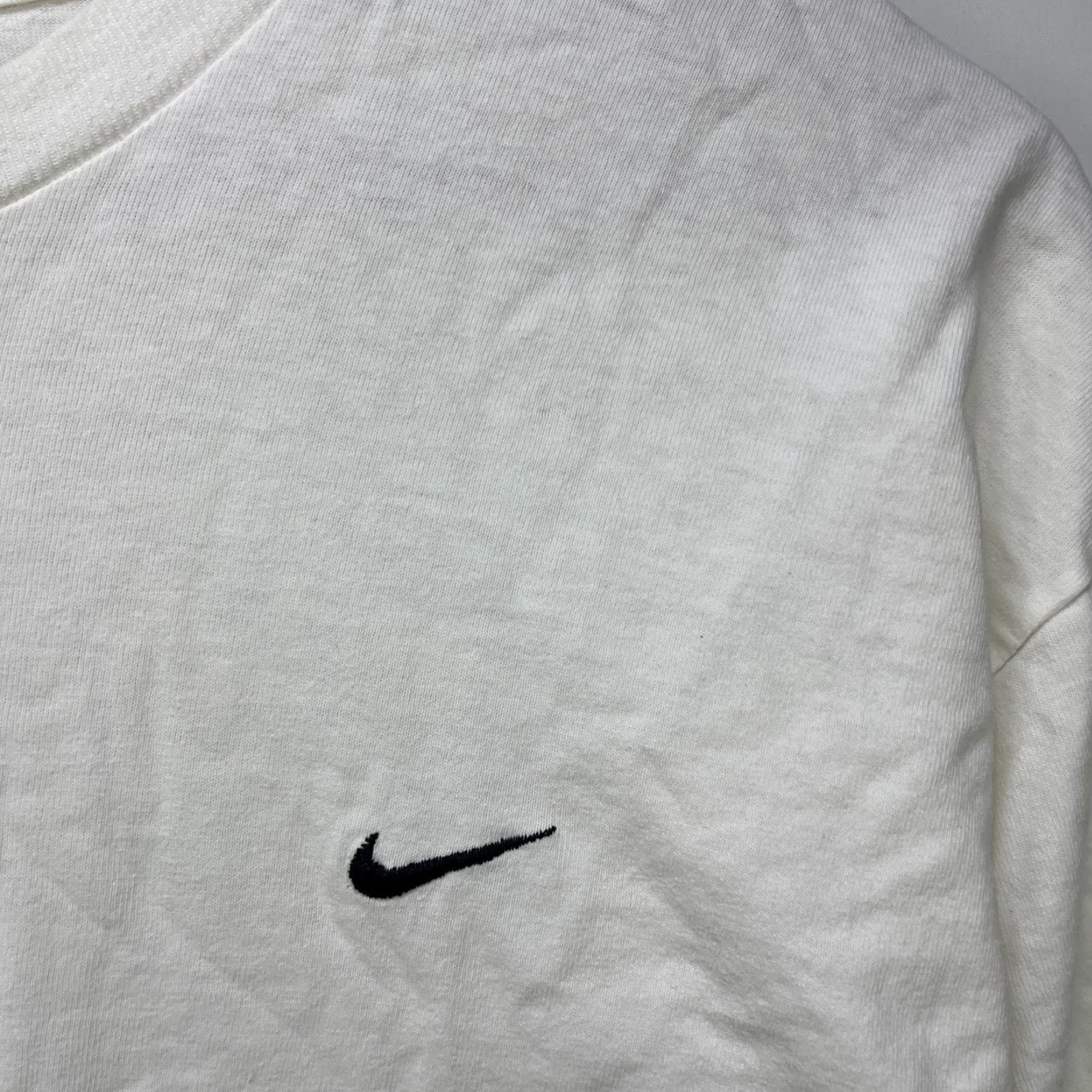 Nike VINTAGE Nike Swoosh Y2K T Shirt Large Nike Air White Cotton Mens Short Sleeve Crew Neck 2000s Size US L / EU 52-54 / 3 - 3 Thumbnail