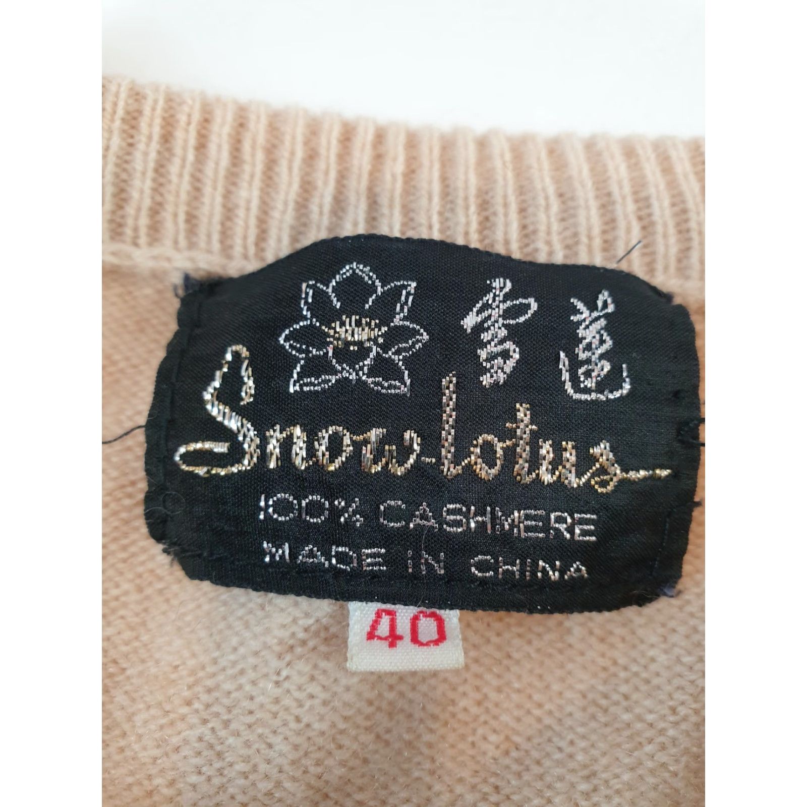Vintage VINTAGE Snow Lotus Sweater Womens 40 Beige 100% Cashmere Floral Embroidered Pullover Size S / US 4 / IT 40 - 3 Thumbnail